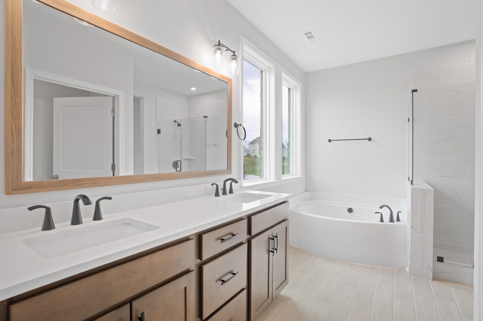 Image 17 of 18 For 10434 133rd Avenue