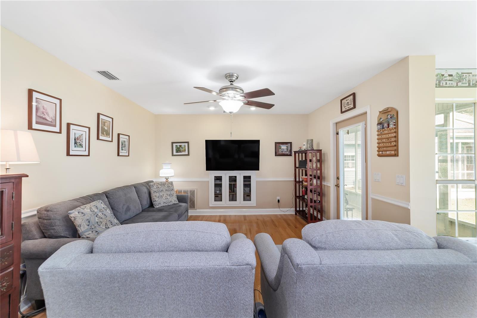 Image 5 of 27 For 20921 36th Street