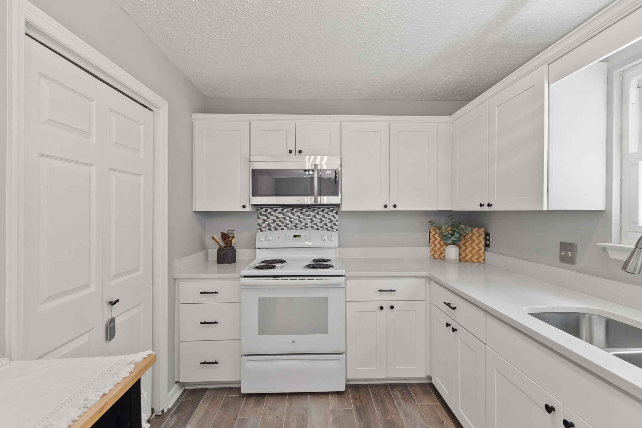 Image 11 of 13 For 29781 46 Avenue