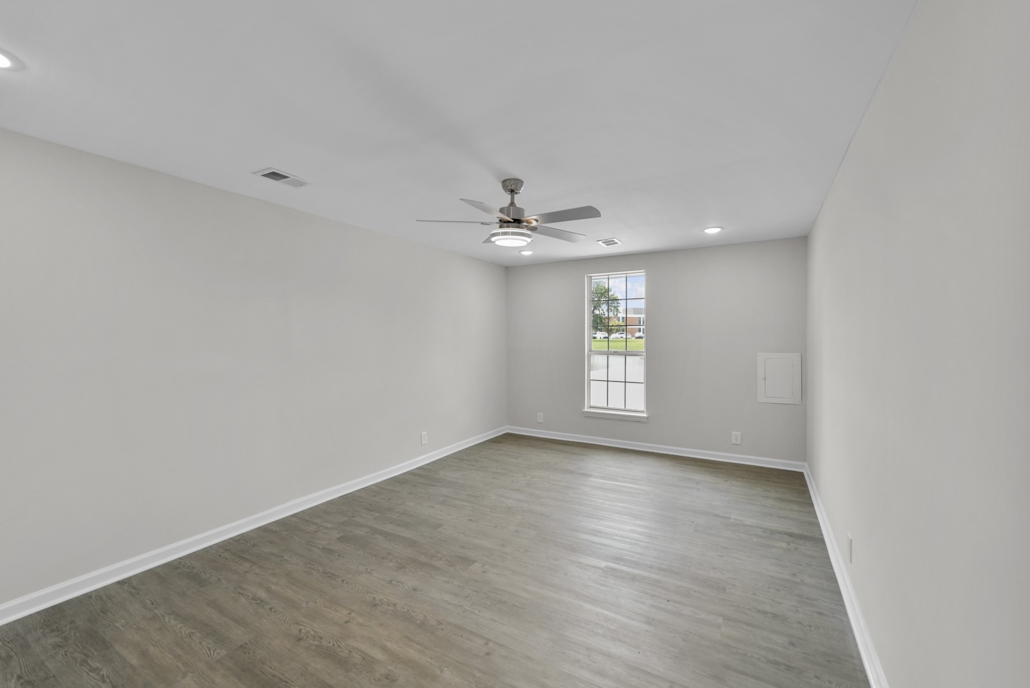 Image 10 of 35 For 7706 89th Court
