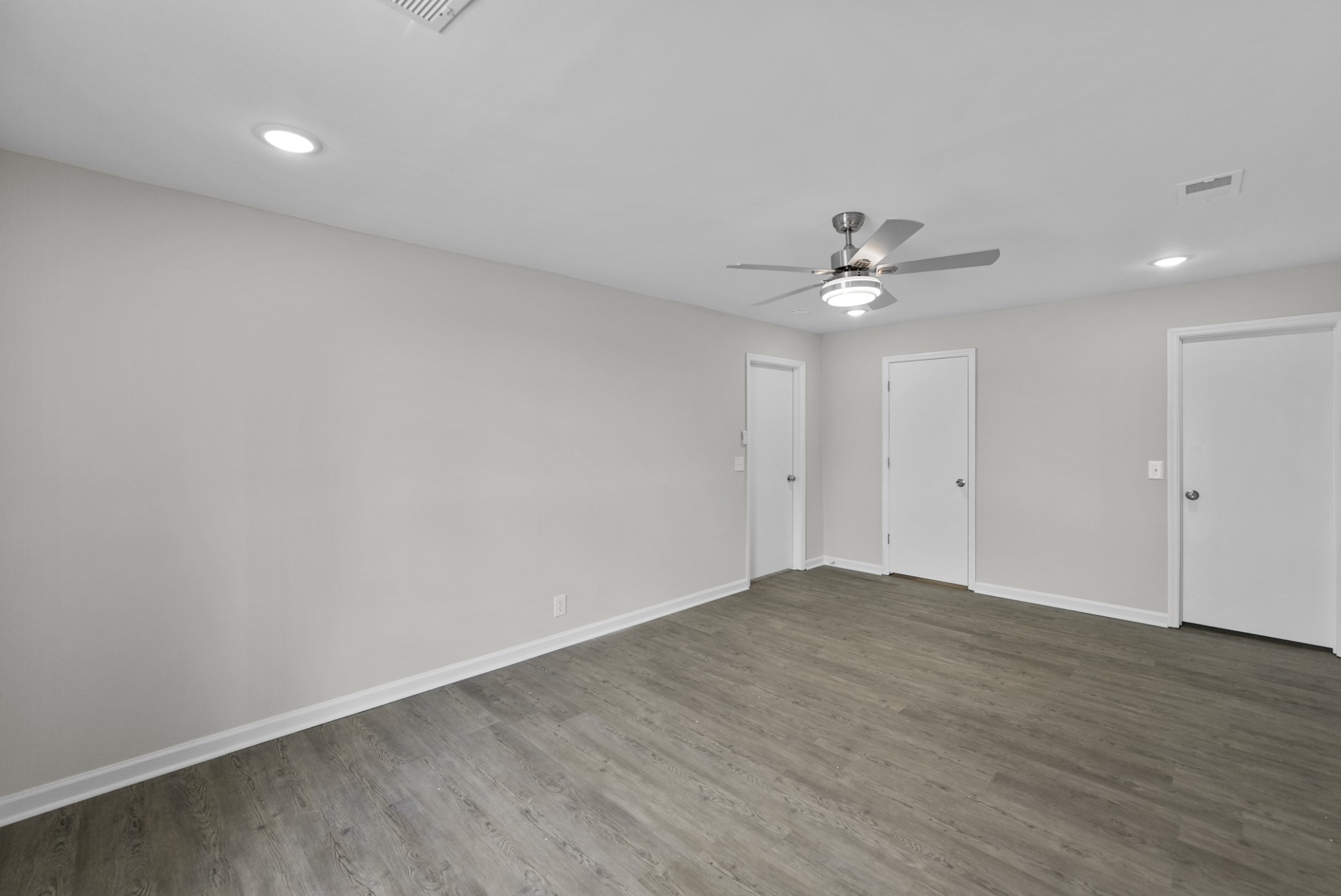 Image 11 of 35 For 7706 89th Court