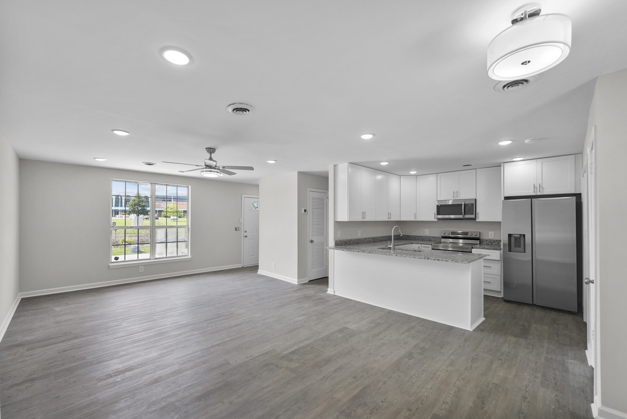 Image 4 of 35 For 7706 89th Court