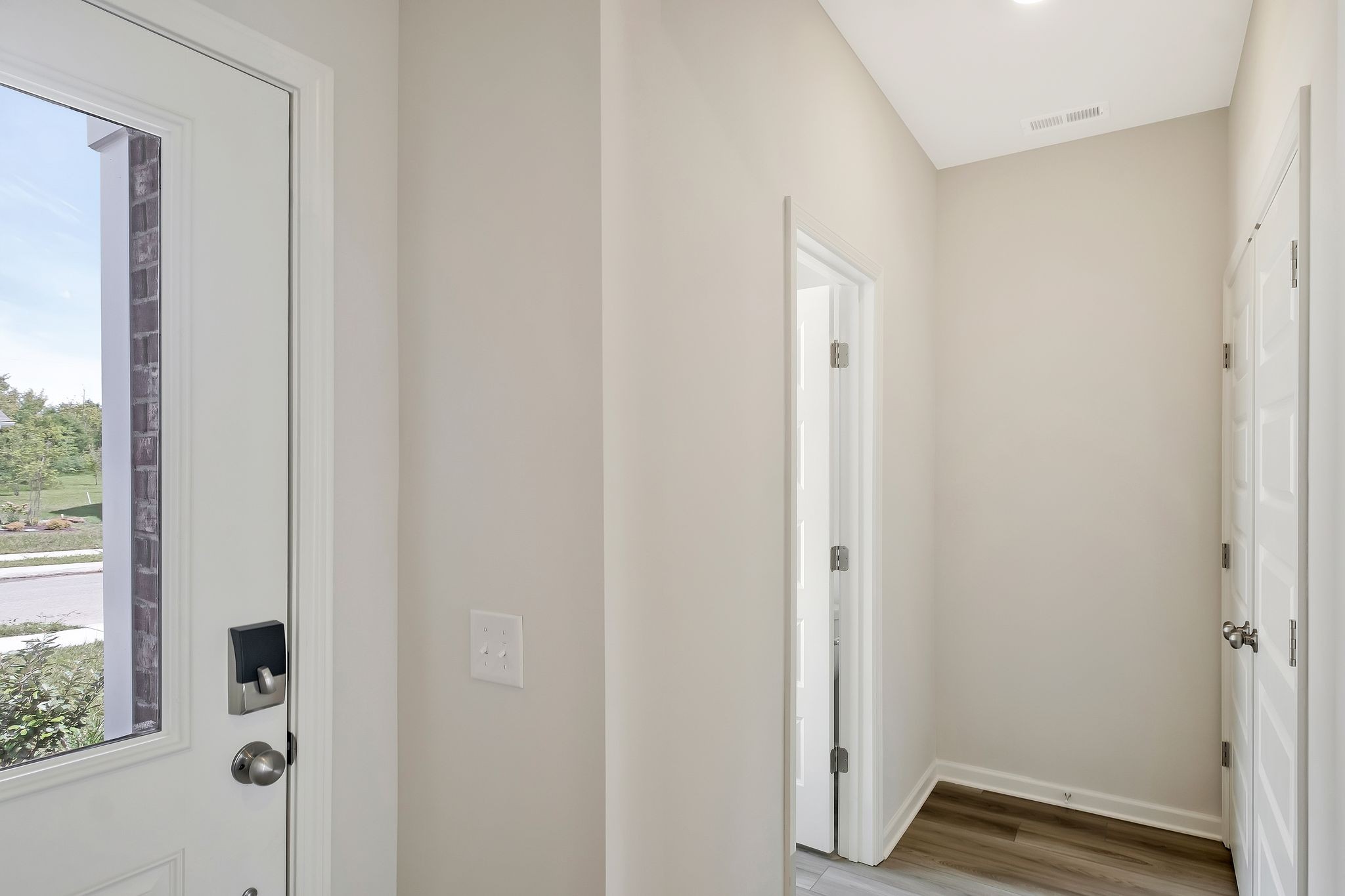 Image 4 of 52 For 8998 75th Loop
