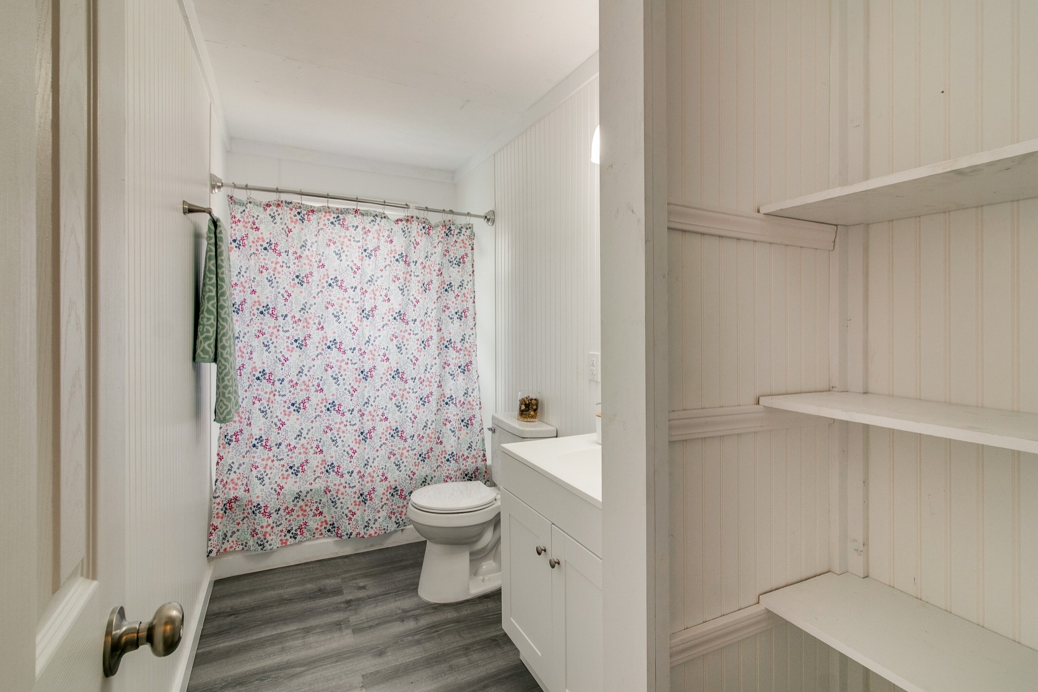 Listing photo id 8 for 5188 Elwood Road