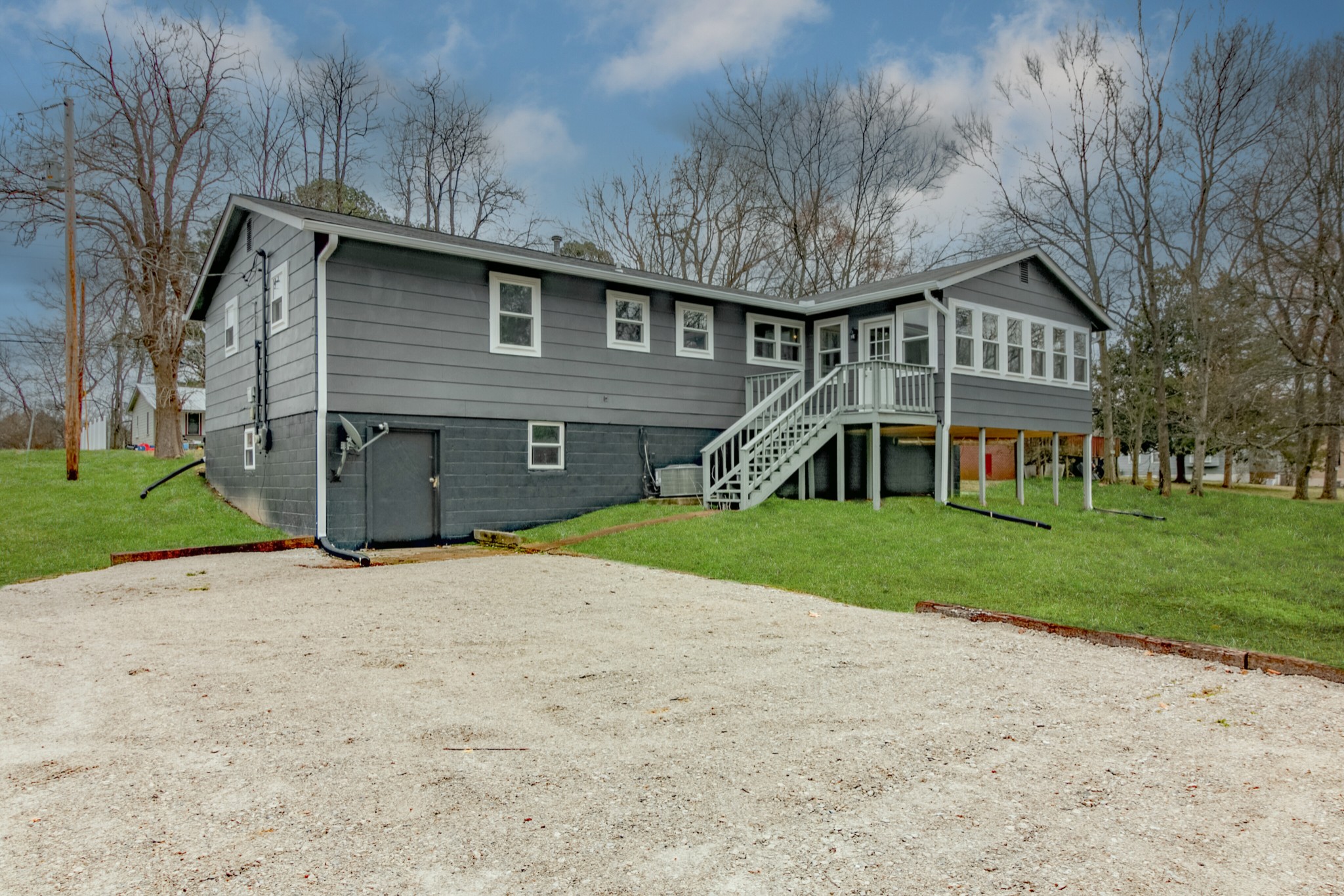 Listing photo id 19 for 5188 Elwood Road