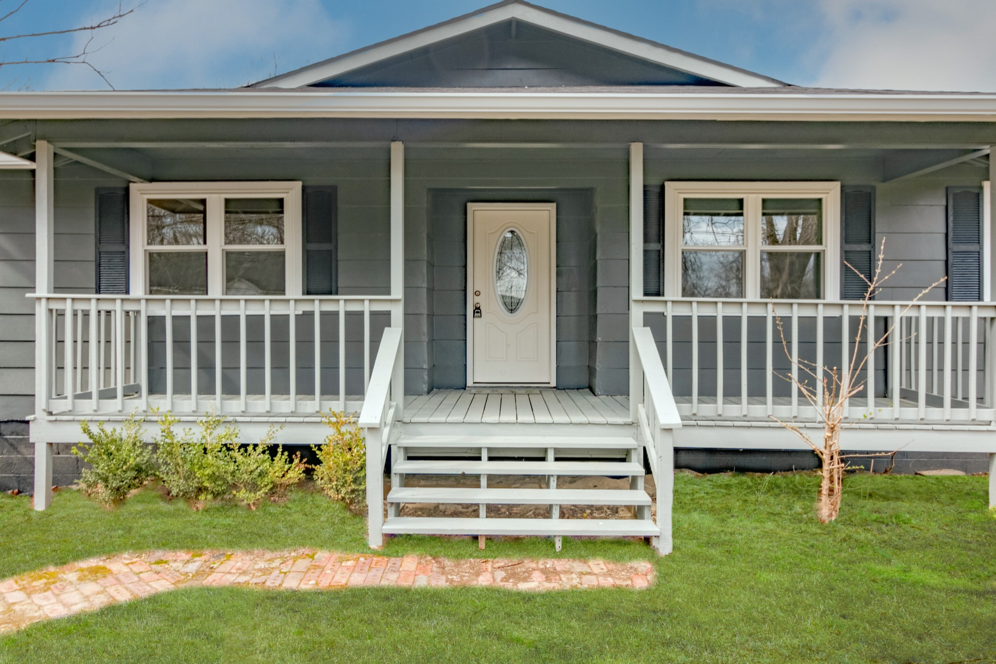 Listing photo id 1 for 5188 Elwood Road