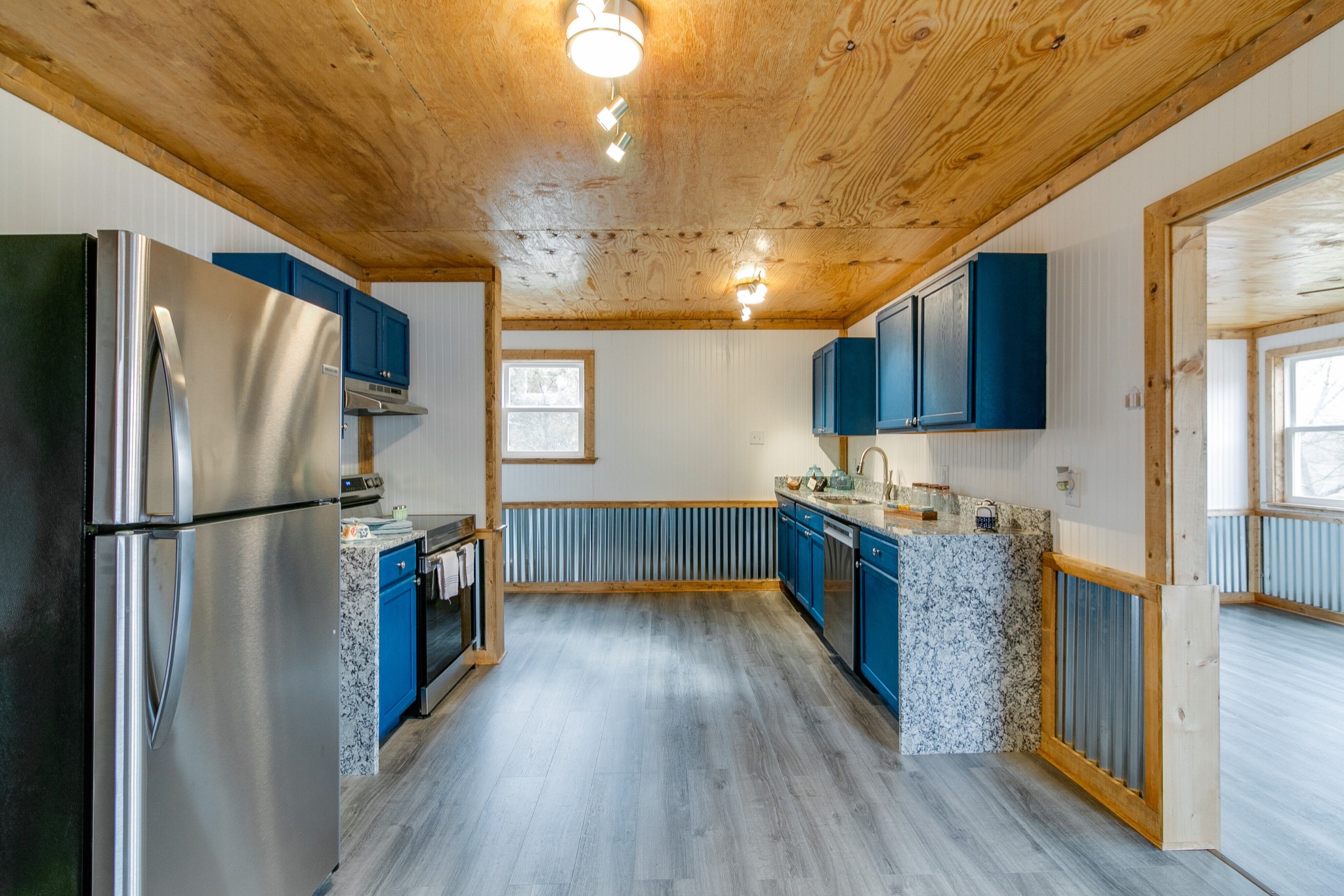 Listing photo id 5 for 5188 Elwood Road