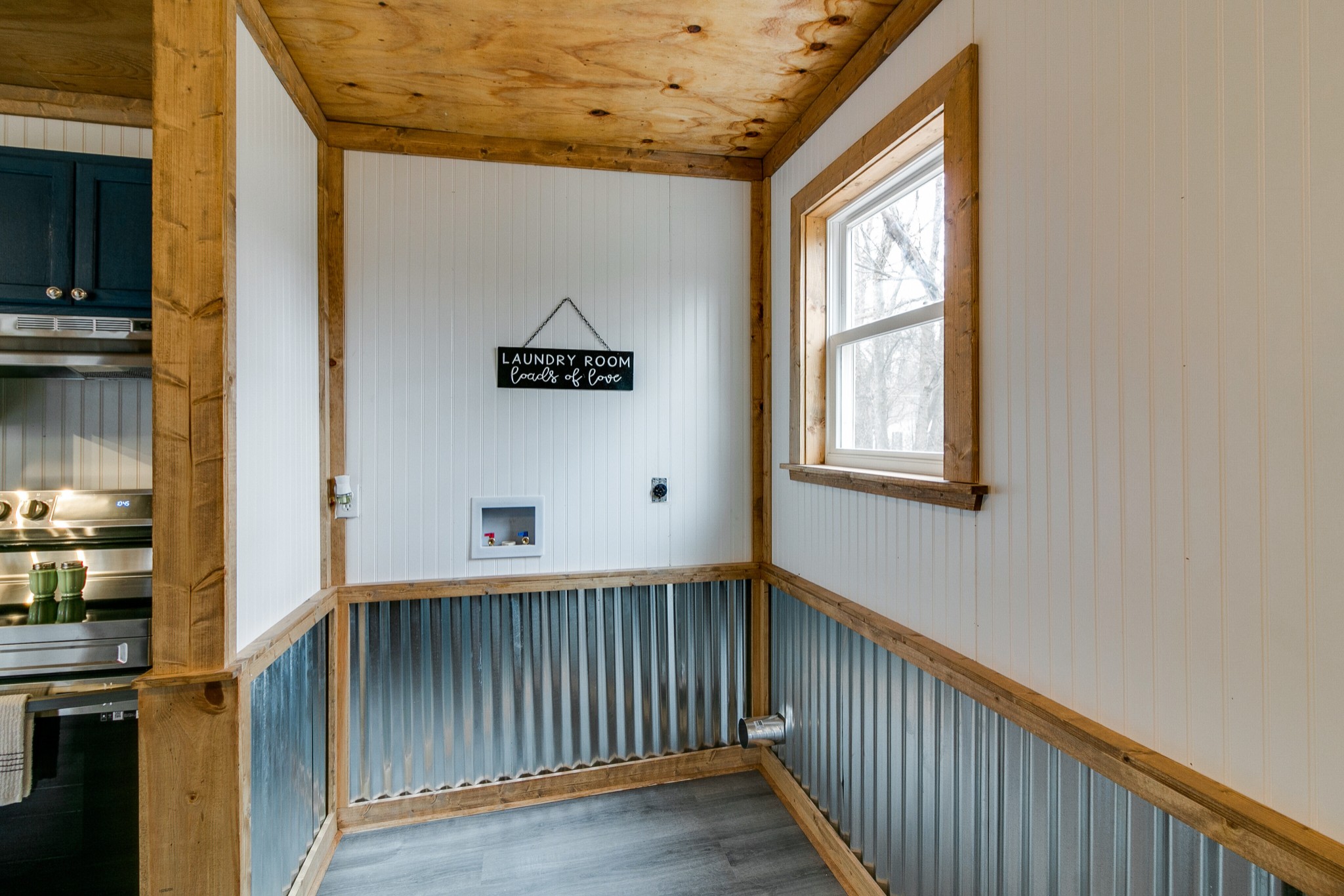 Listing photo id 6 for 5188 Elwood Road