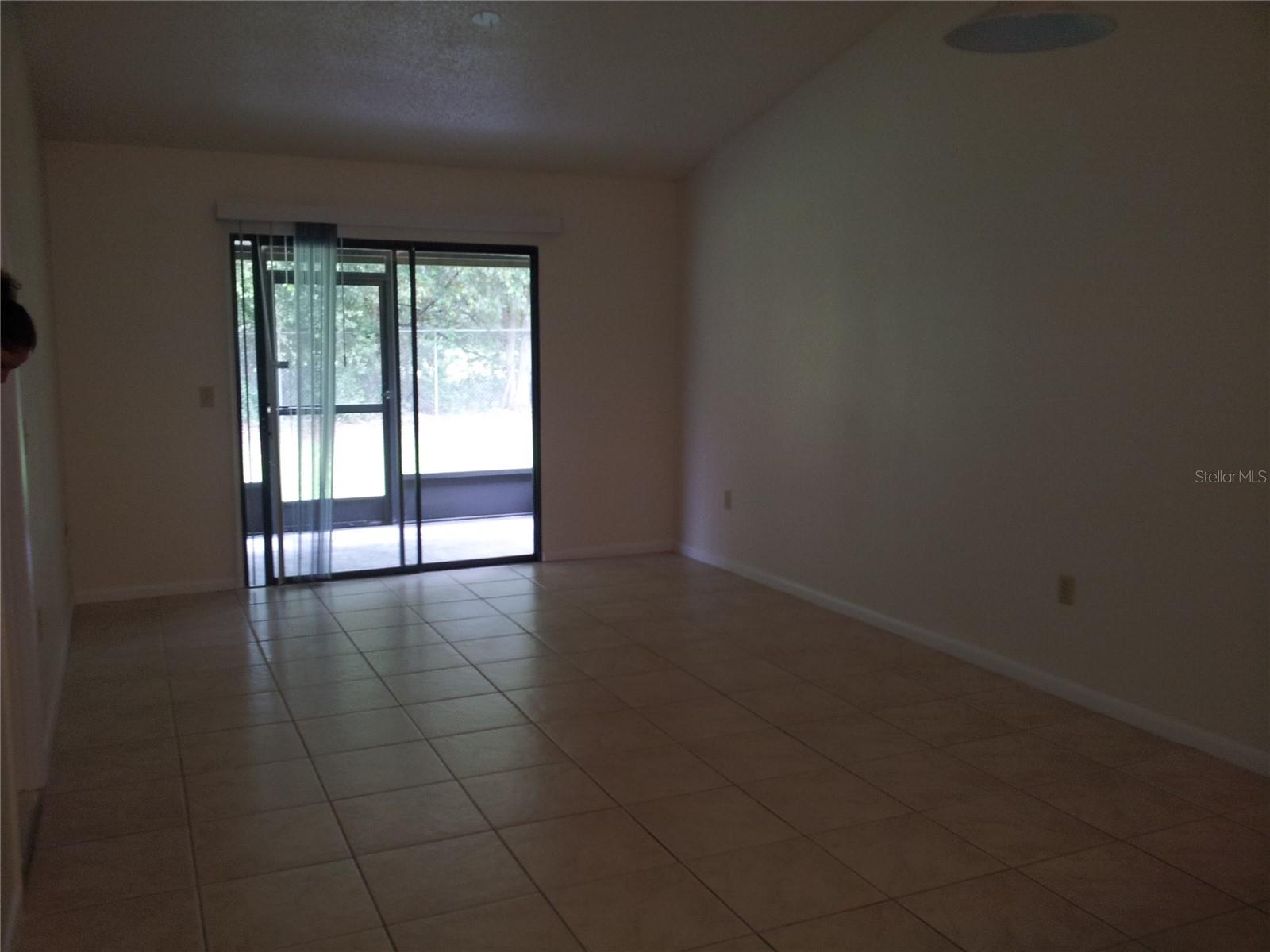 Listing photo id 2 for 503 Whispering Pines Boulevard