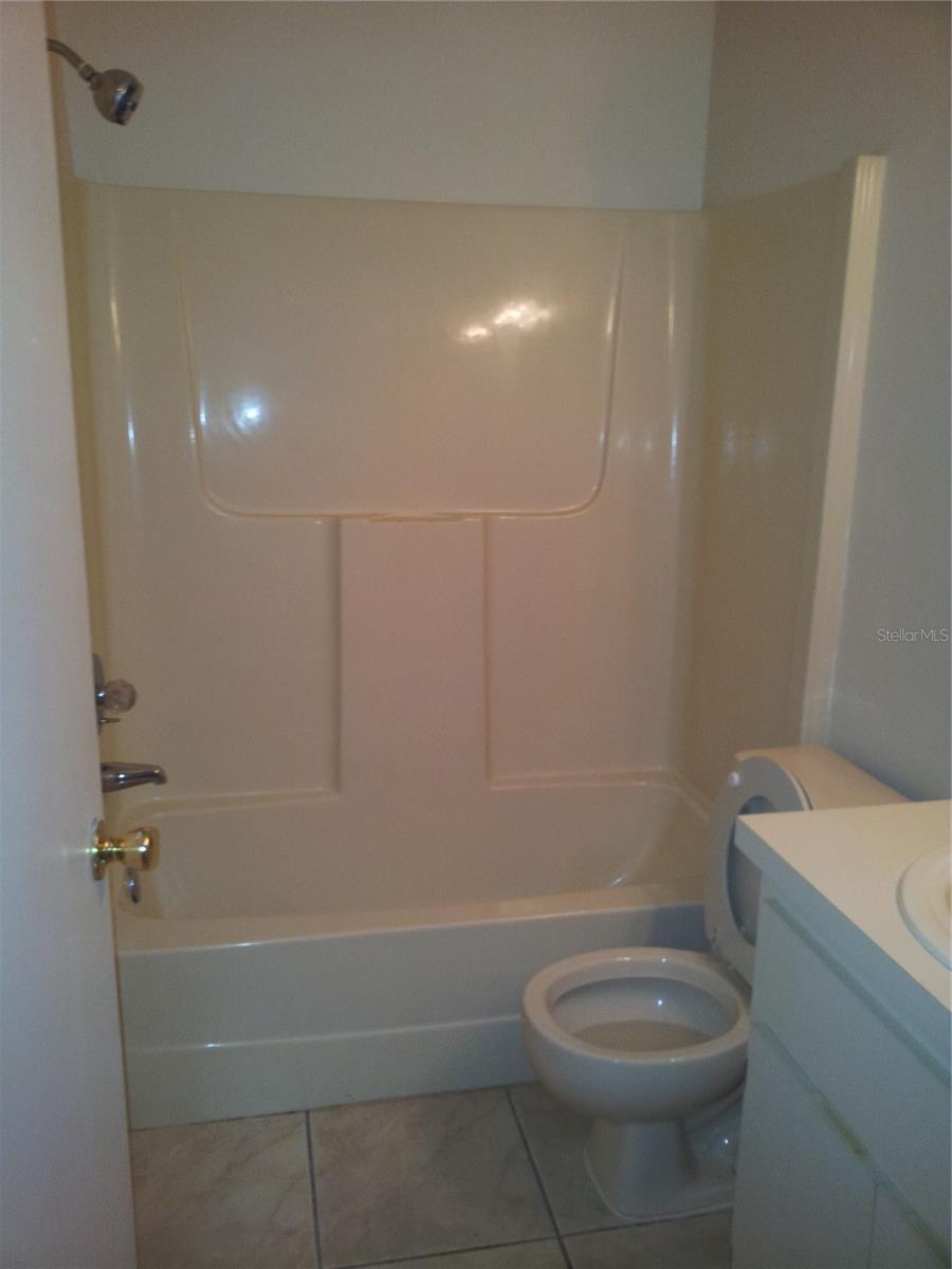 Listing photo id 3 for 503 Whispering Pines Boulevard