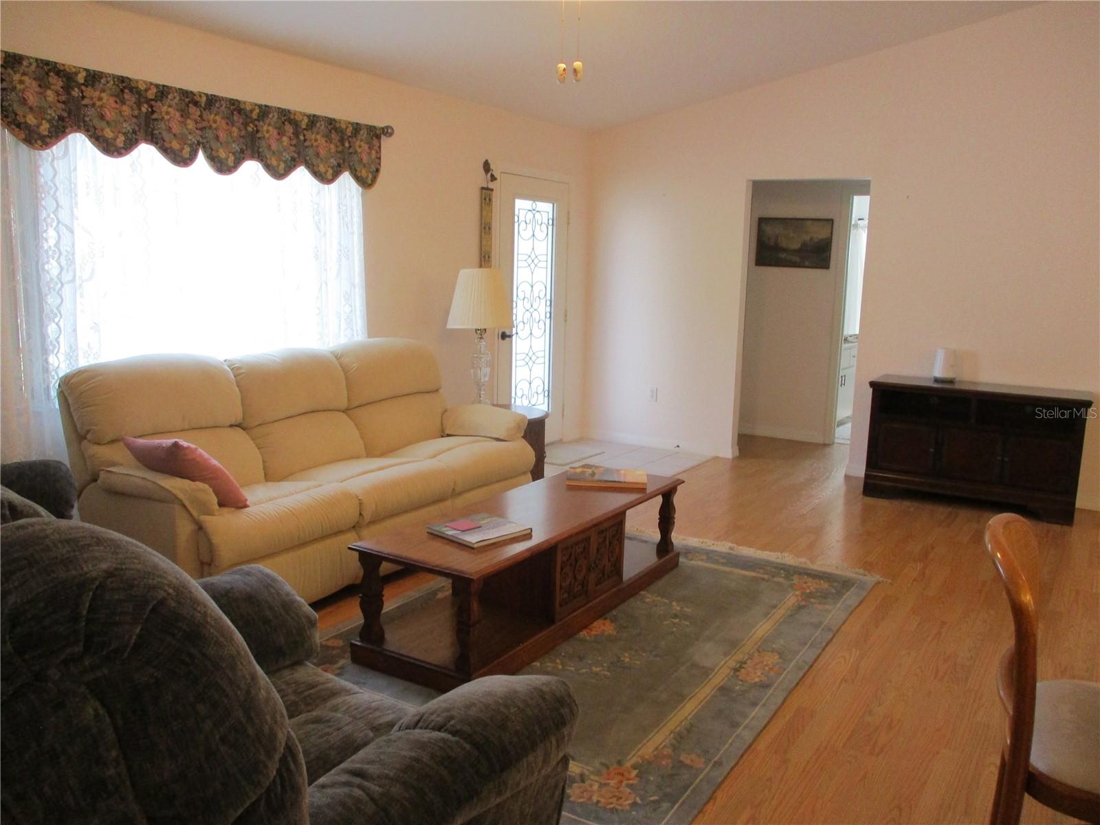 Image 7 of 77 For 14272 112th Circle