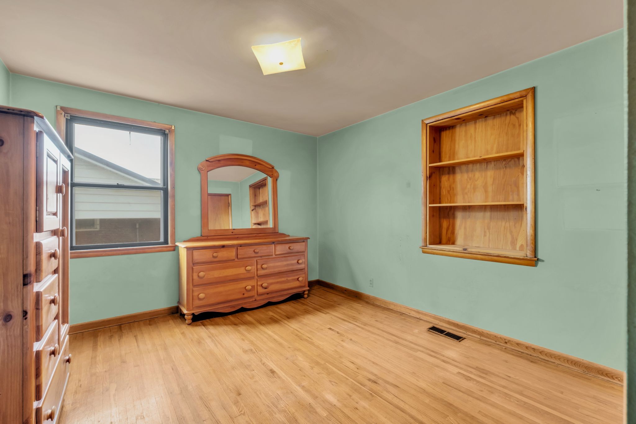 Image 13 of 59 For 6836 112th Street