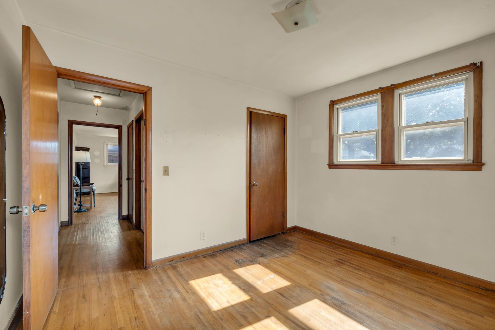 Image 16 of 59 For 6836 112th Street