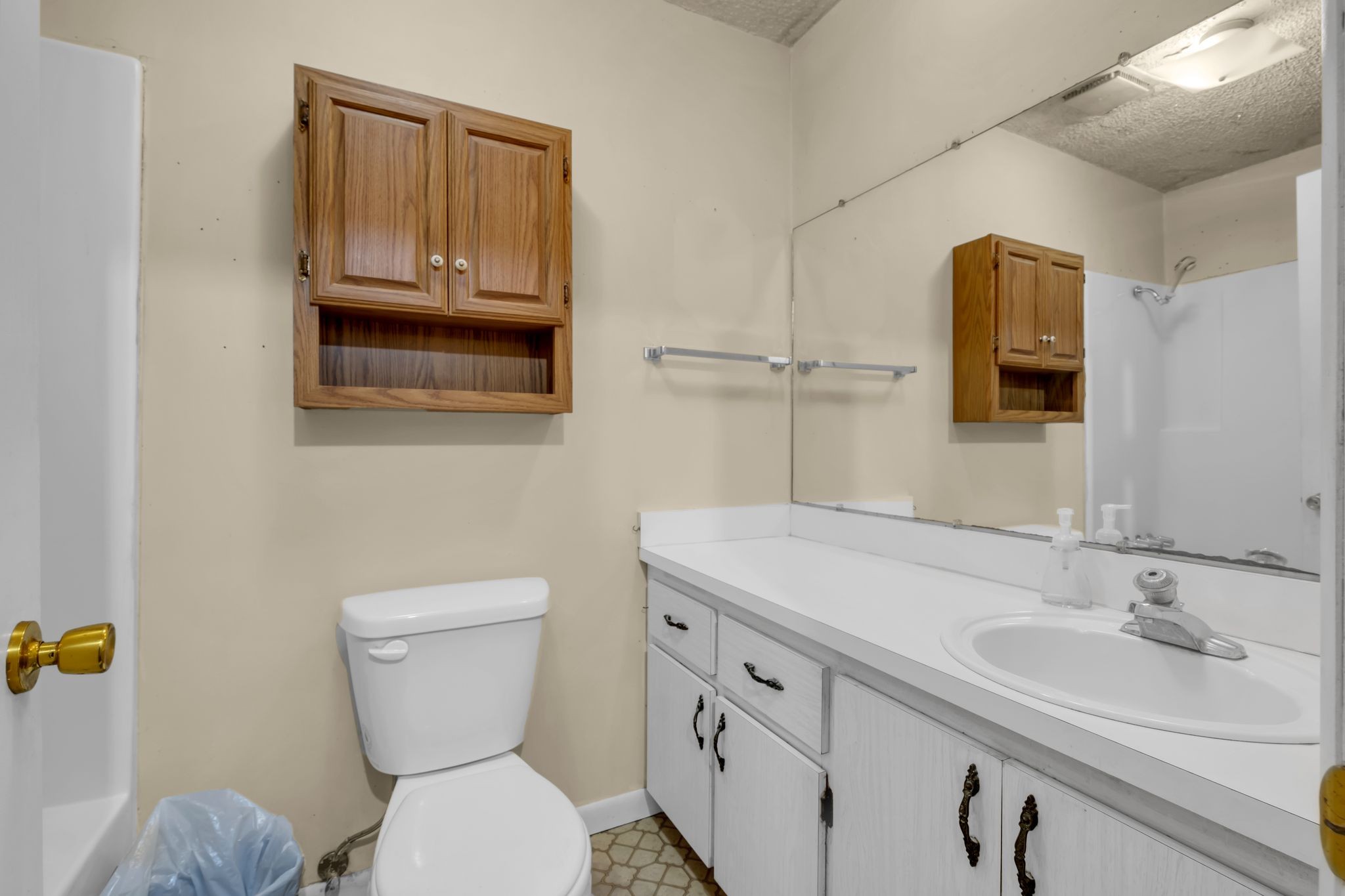 Image 21 of 59 For 6836 112th Street