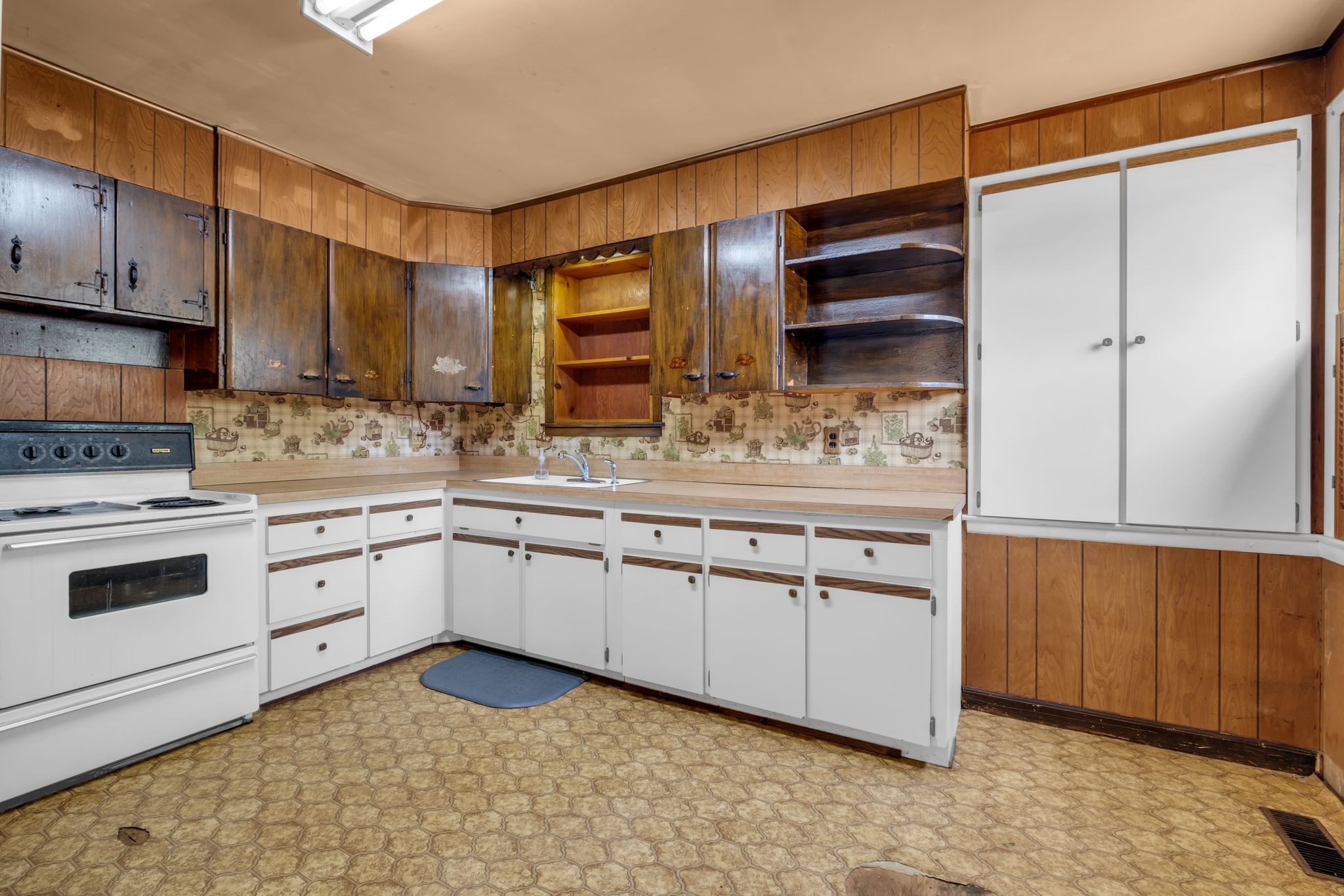 Image 8 of 59 For 6836 112th Street