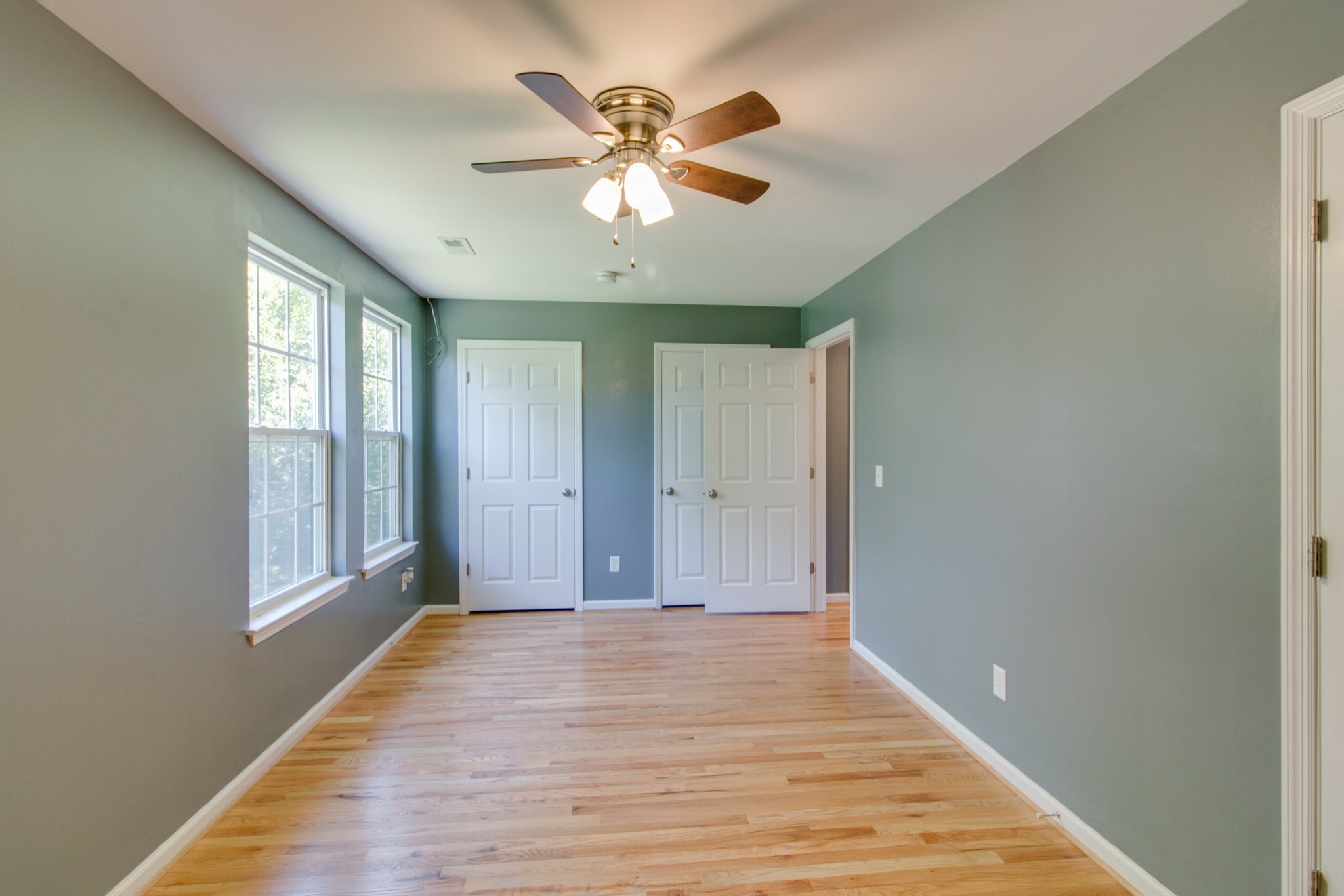 Listing photo id 11 for 3503 Westcove Court