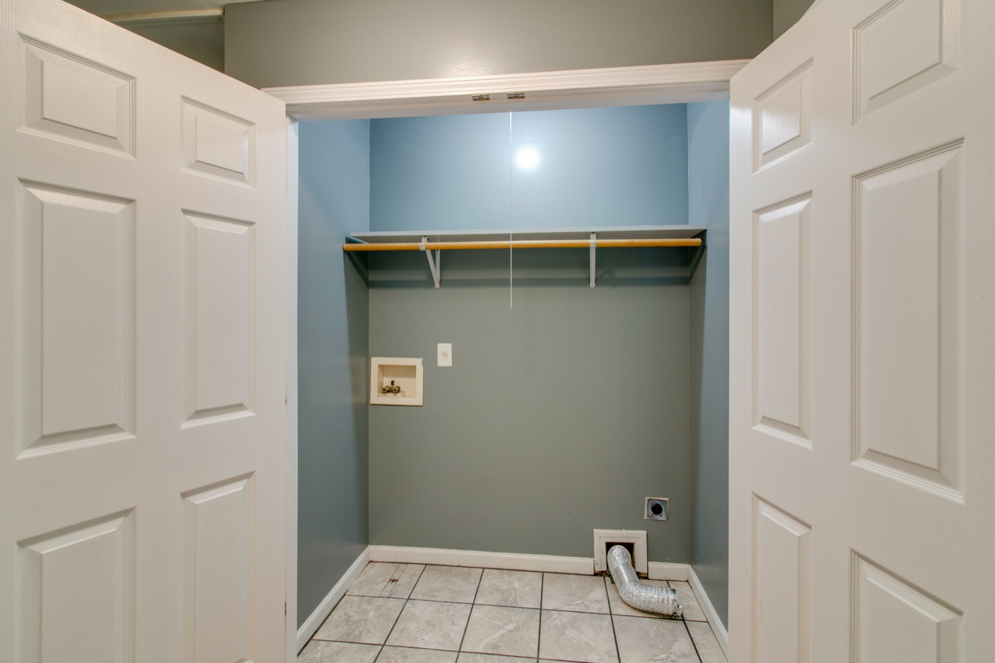 Listing photo id 14 for 3503 Westcove Court