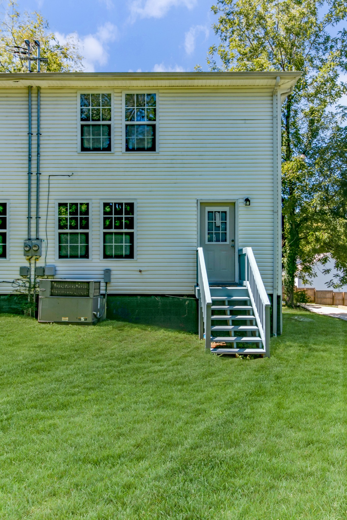Listing photo id 15 for 3503 Westcove Court
