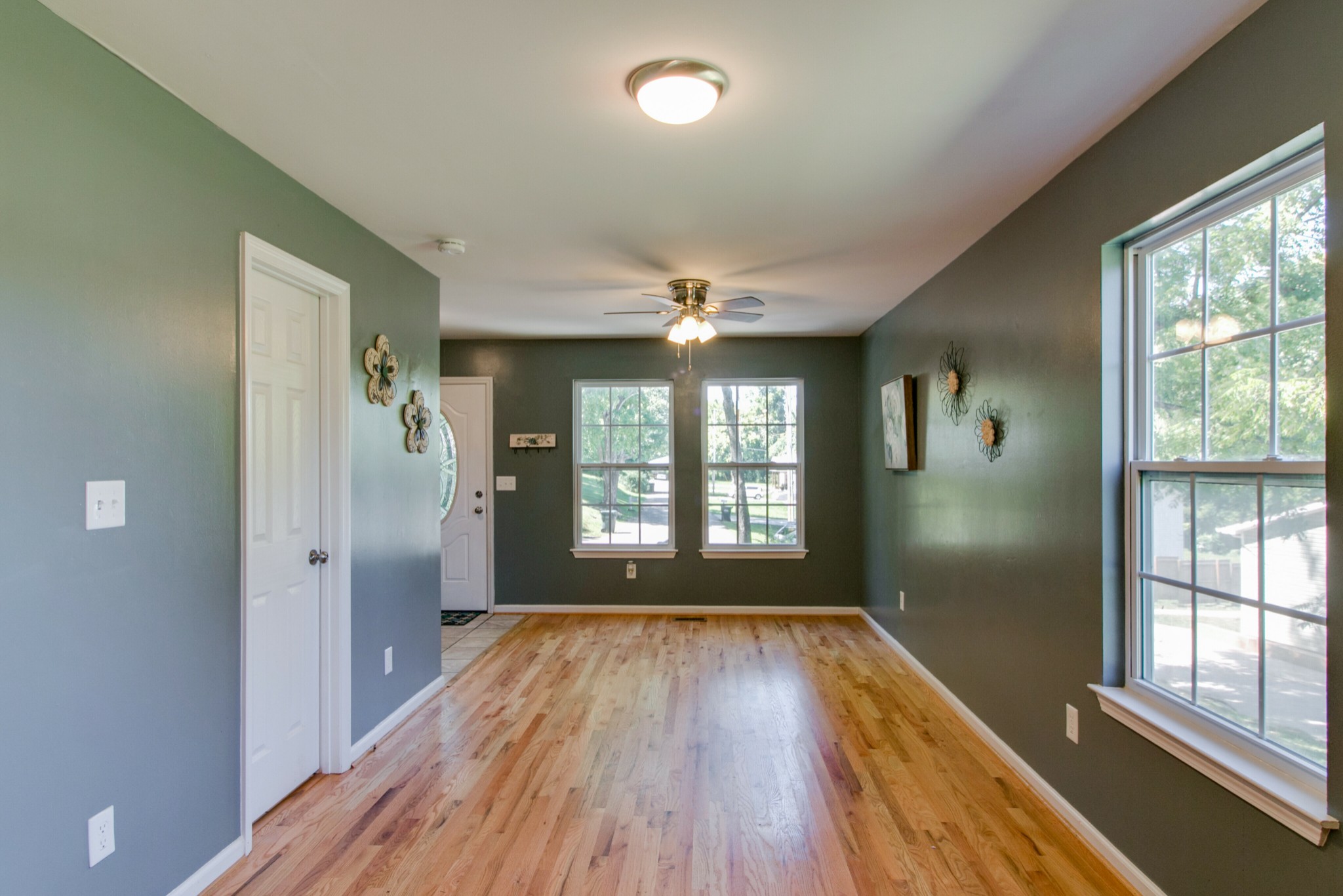 Listing photo id 3 for 3503 Westcove Court