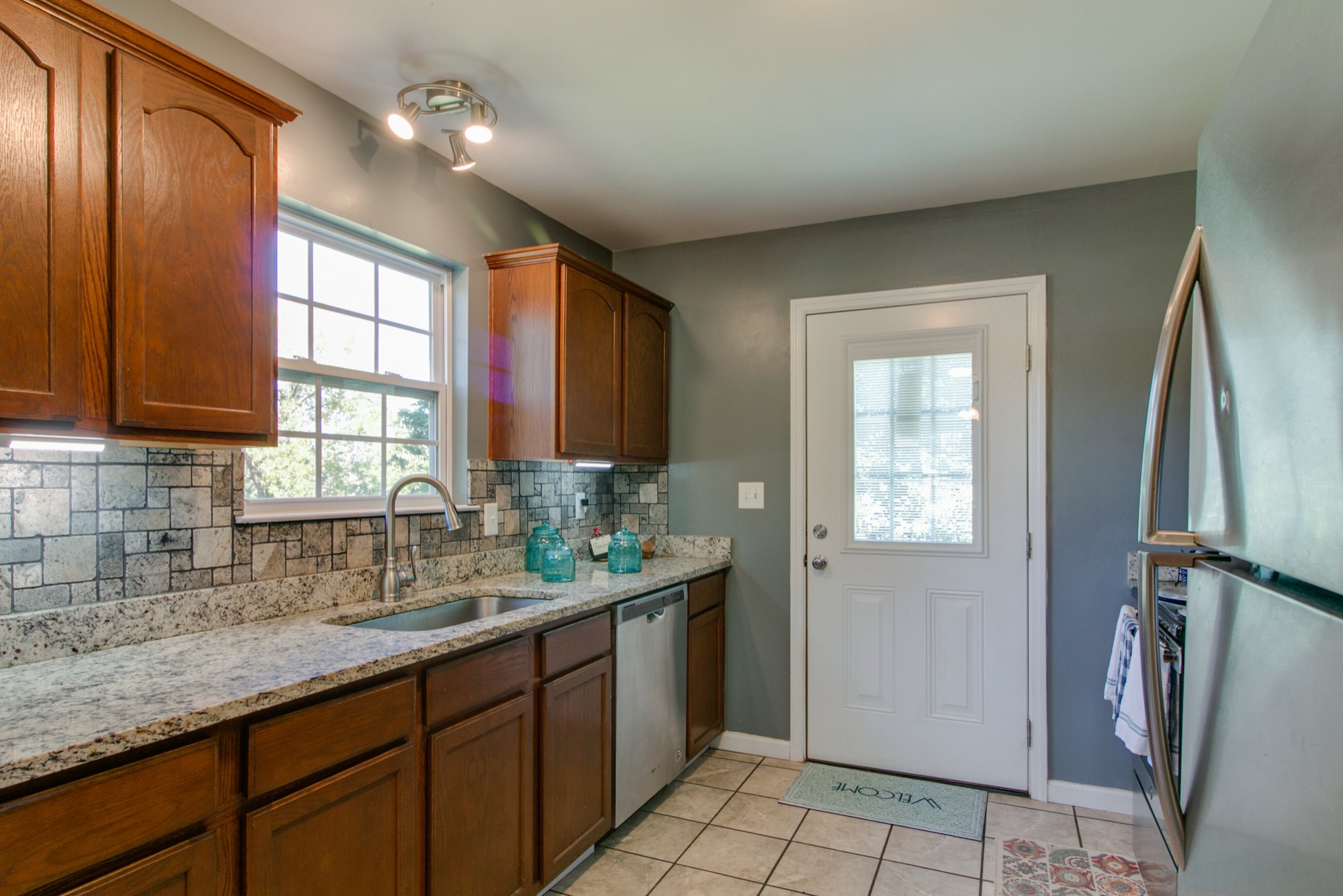 Listing photo id 6 for 3503 Westcove Court