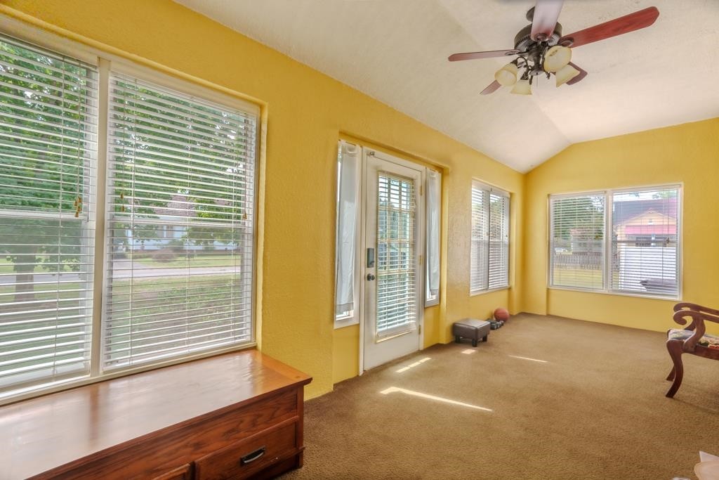 Image 5 of 63 For 4411 53rd Court