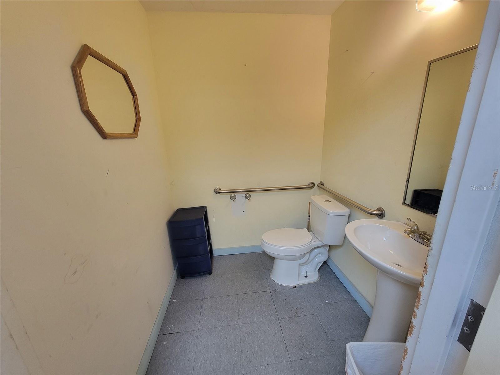 Image 10 of 12 For 5850 Abshier Boulevard