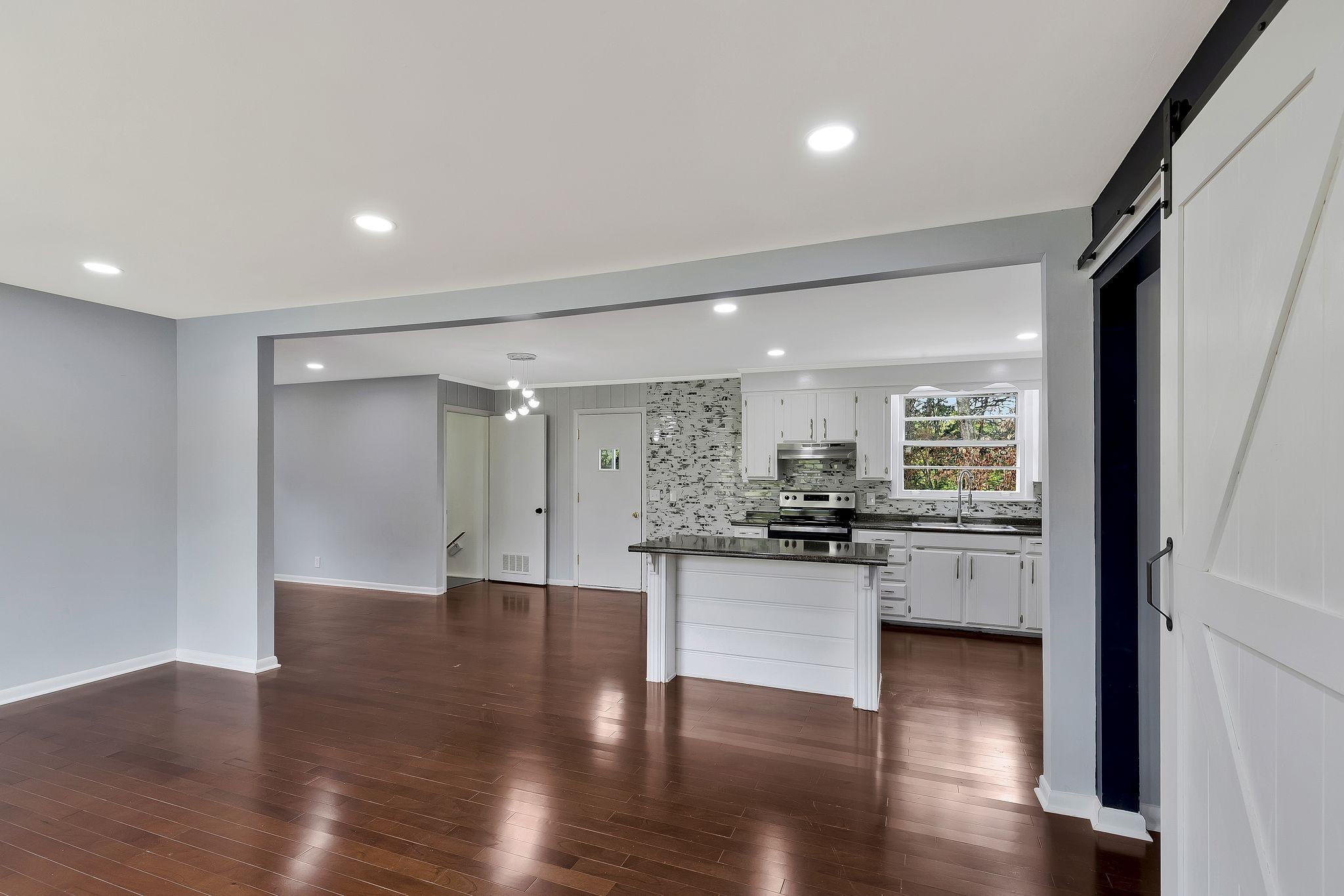Image 5 of 19 For 10426 133rd Avenue