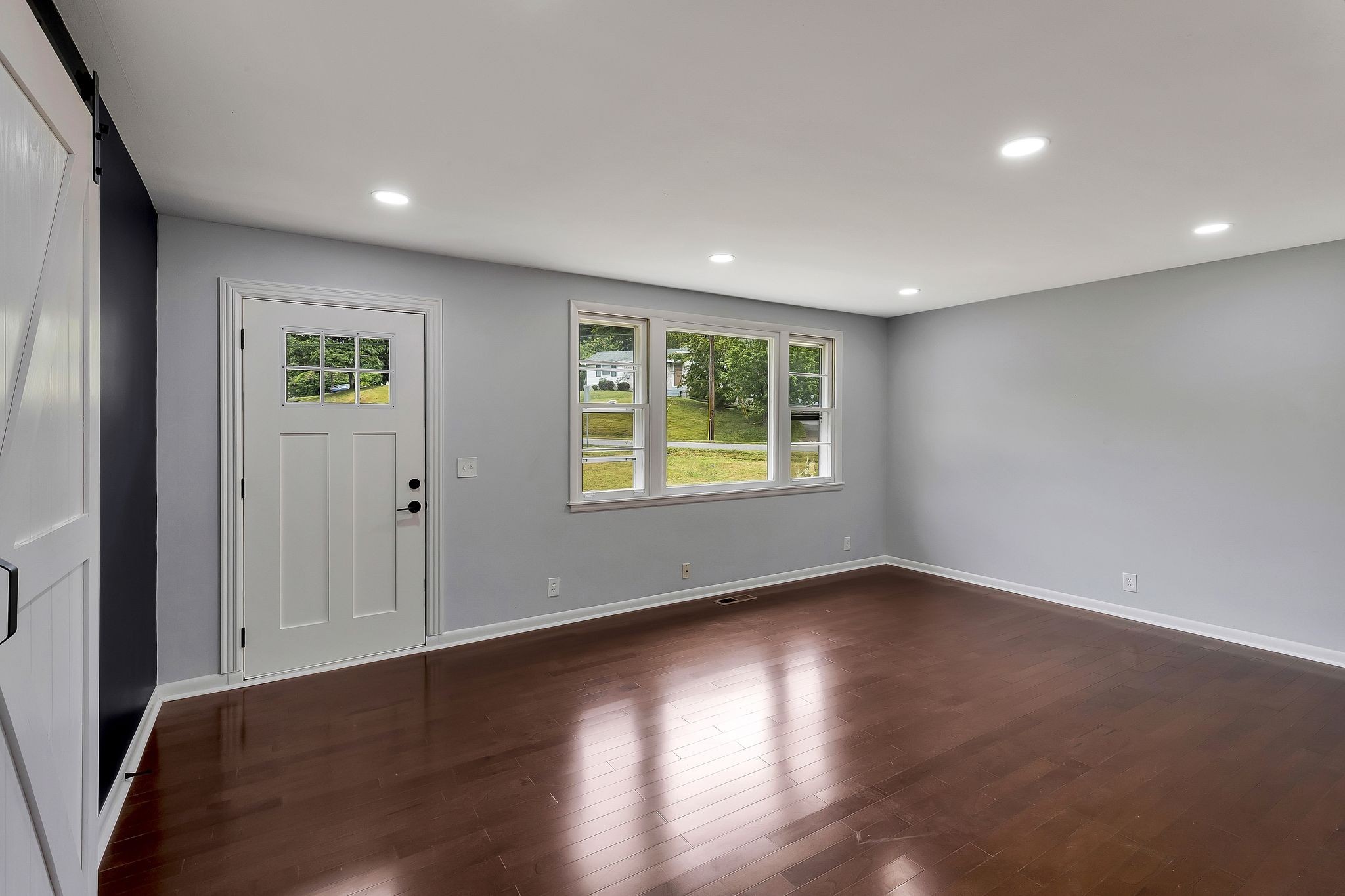 Image 6 of 19 For 10426 133rd Avenue