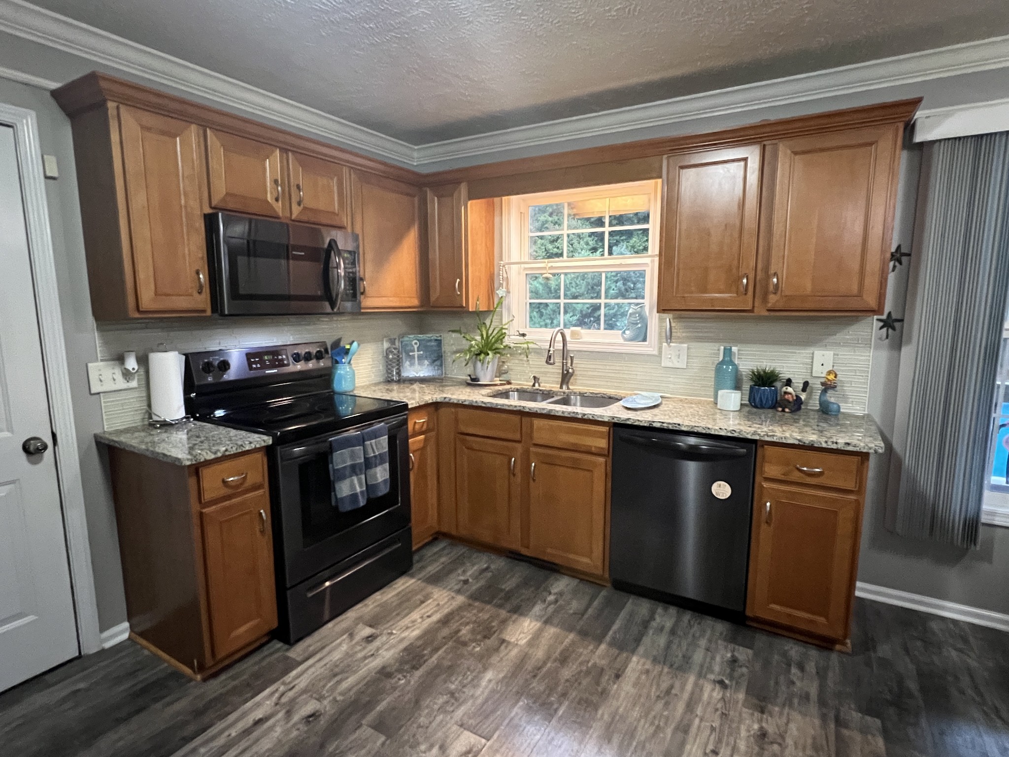 Image 11 of 99 For 1739 Broad Winged Hawk Drive