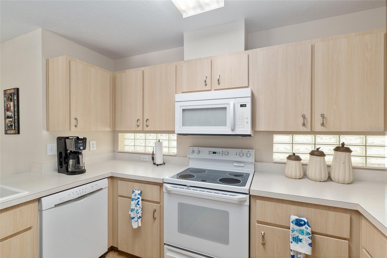 Image 32 of 71 For 6858 Sw 111th Loop