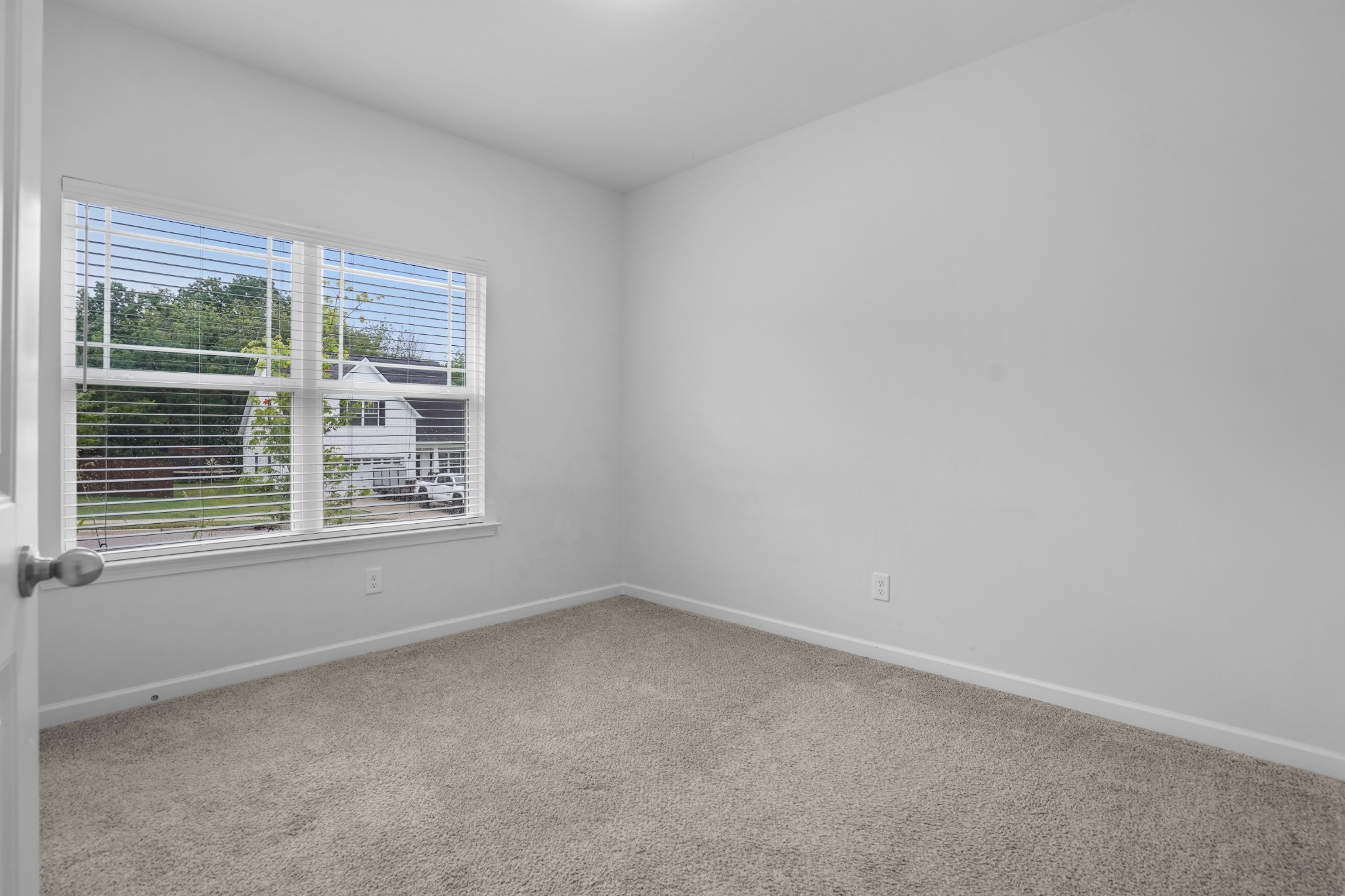 Image 4 of 40 For 4966 107th Loop