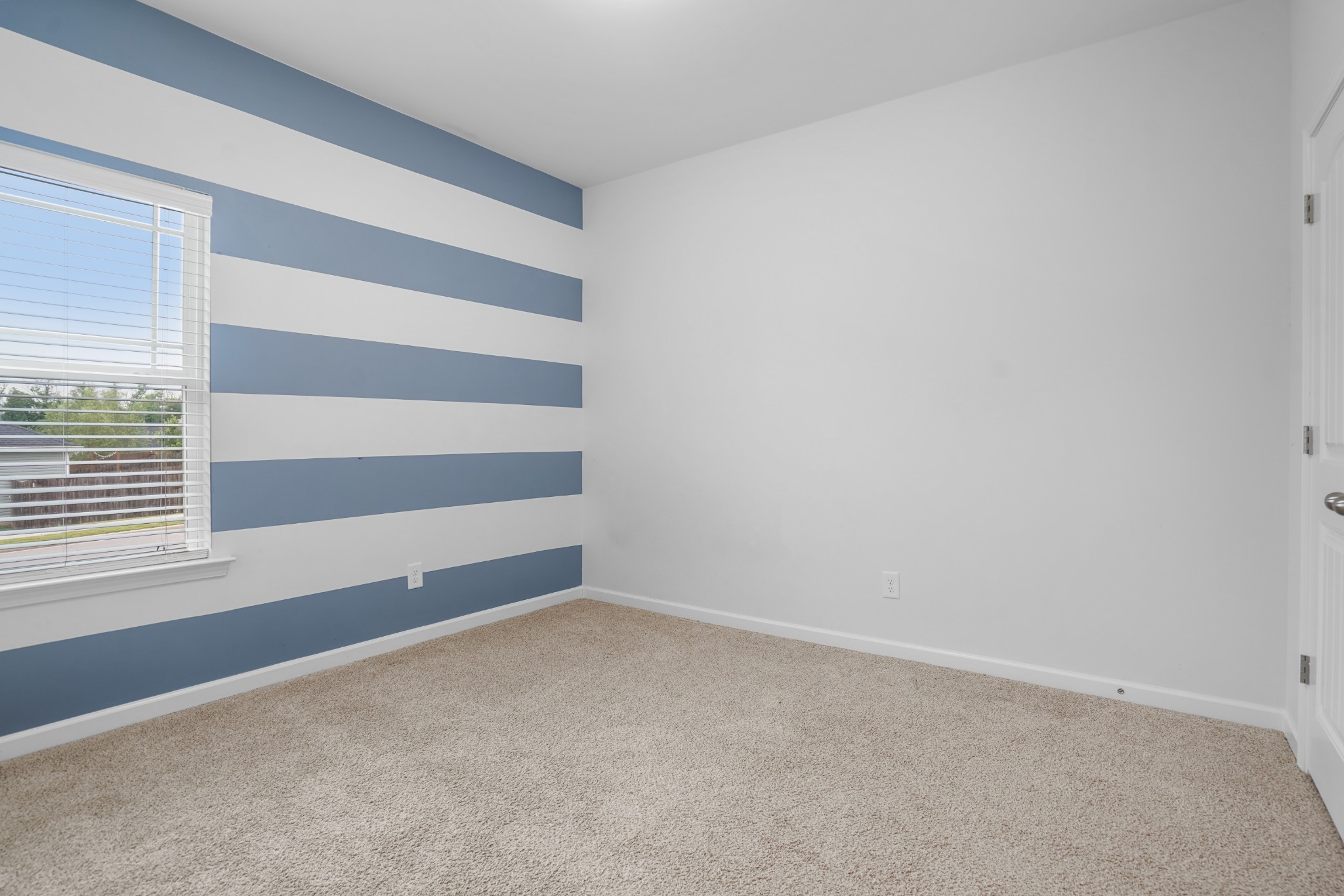 Image 6 of 40 For 4966 107th Loop