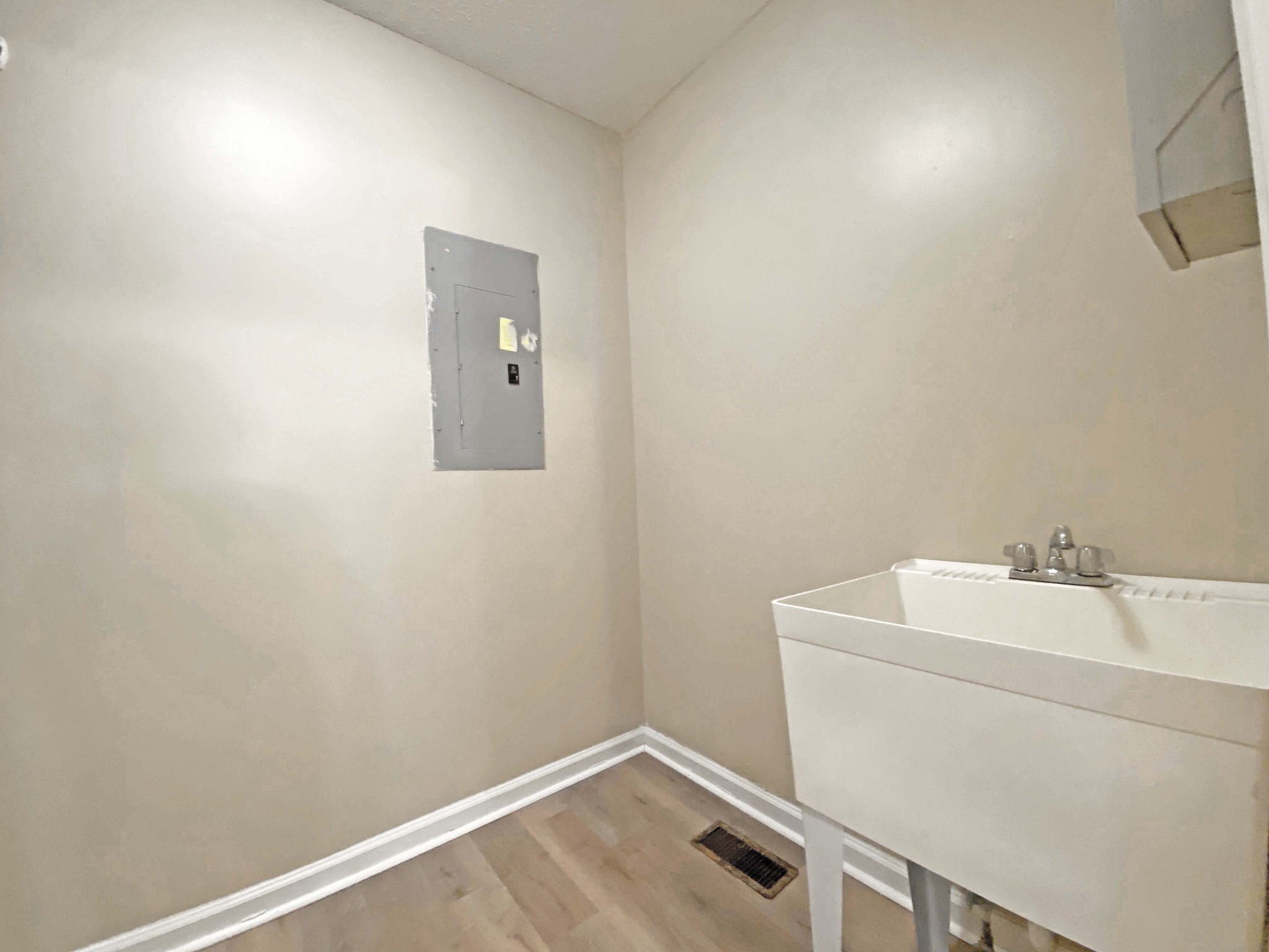 Image 16 of 43 For 13855 27th Avenue