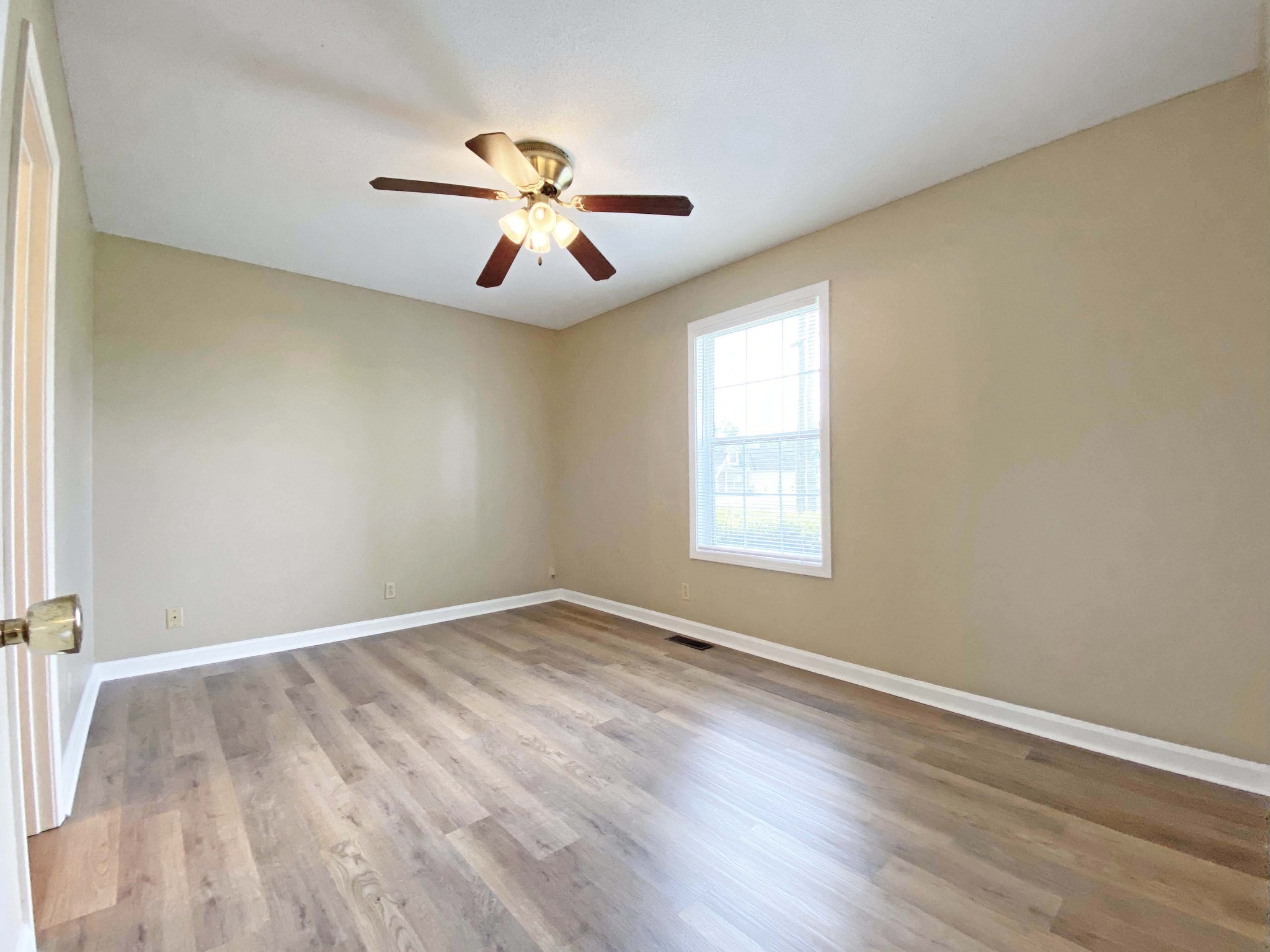 Image 18 of 43 For 13855 27th Avenue