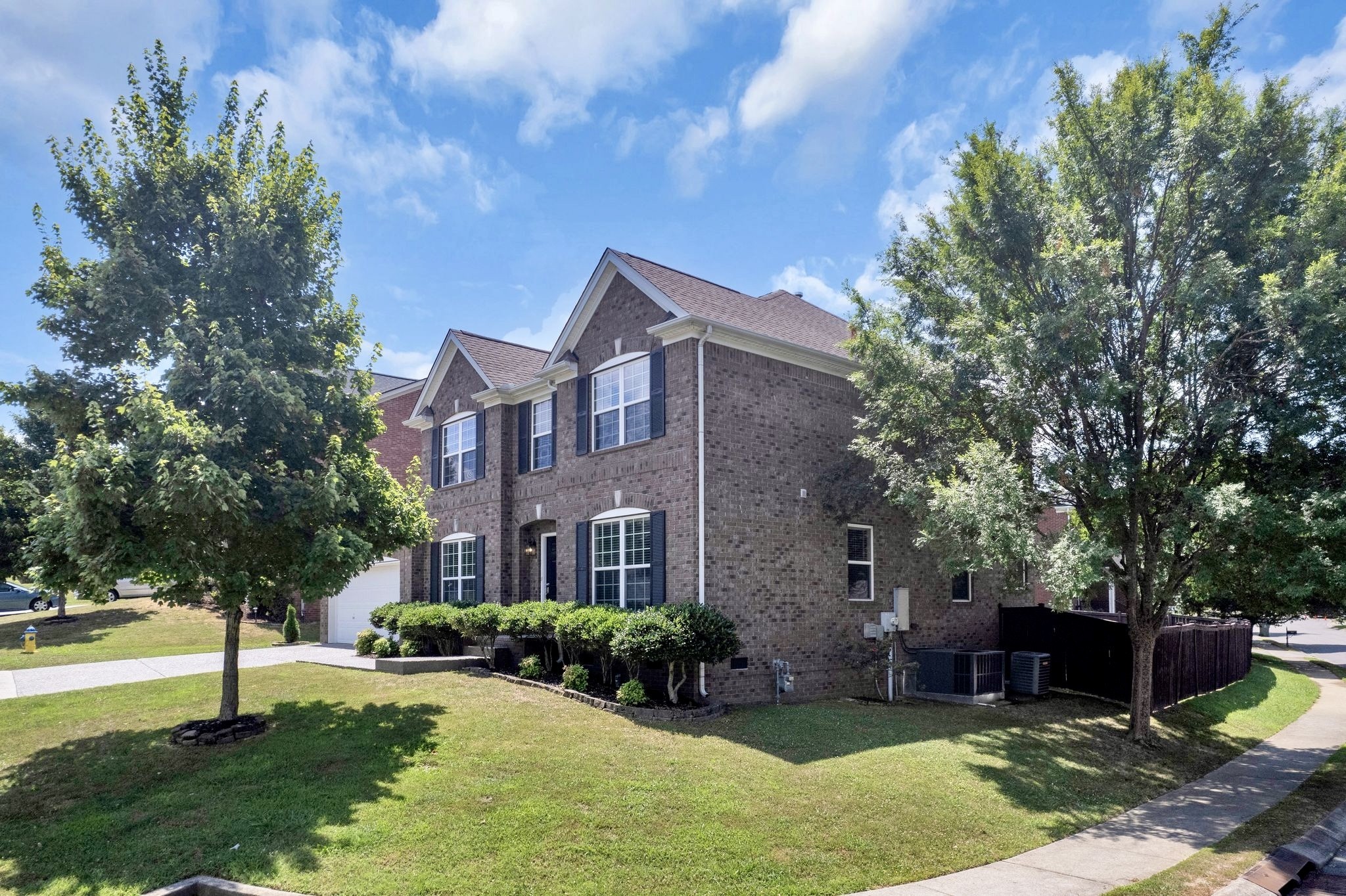 Image 3 of 72 For 2272 Laurel Run Drive