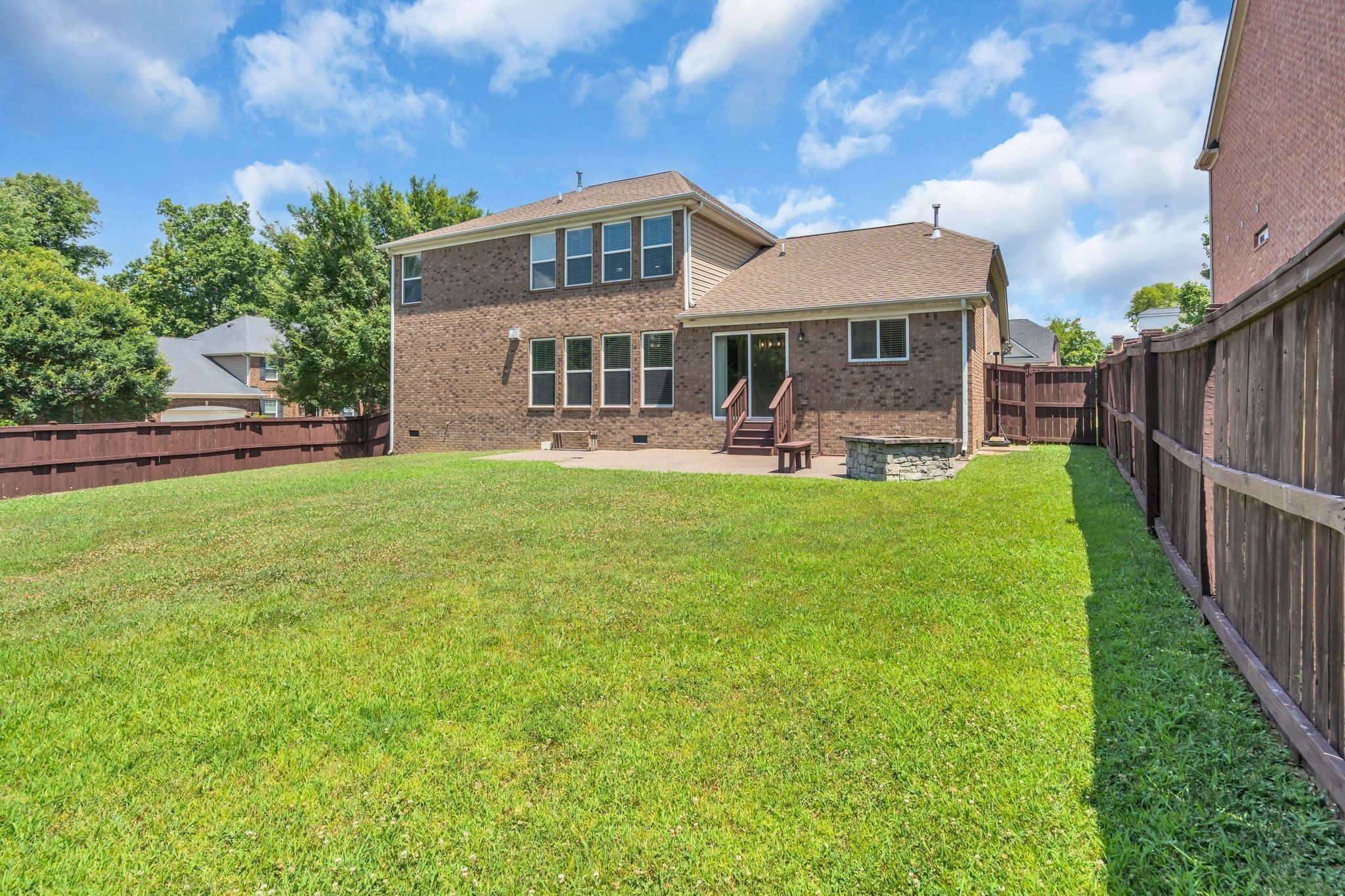Image 8 of 72 For 2272 Laurel Run Drive