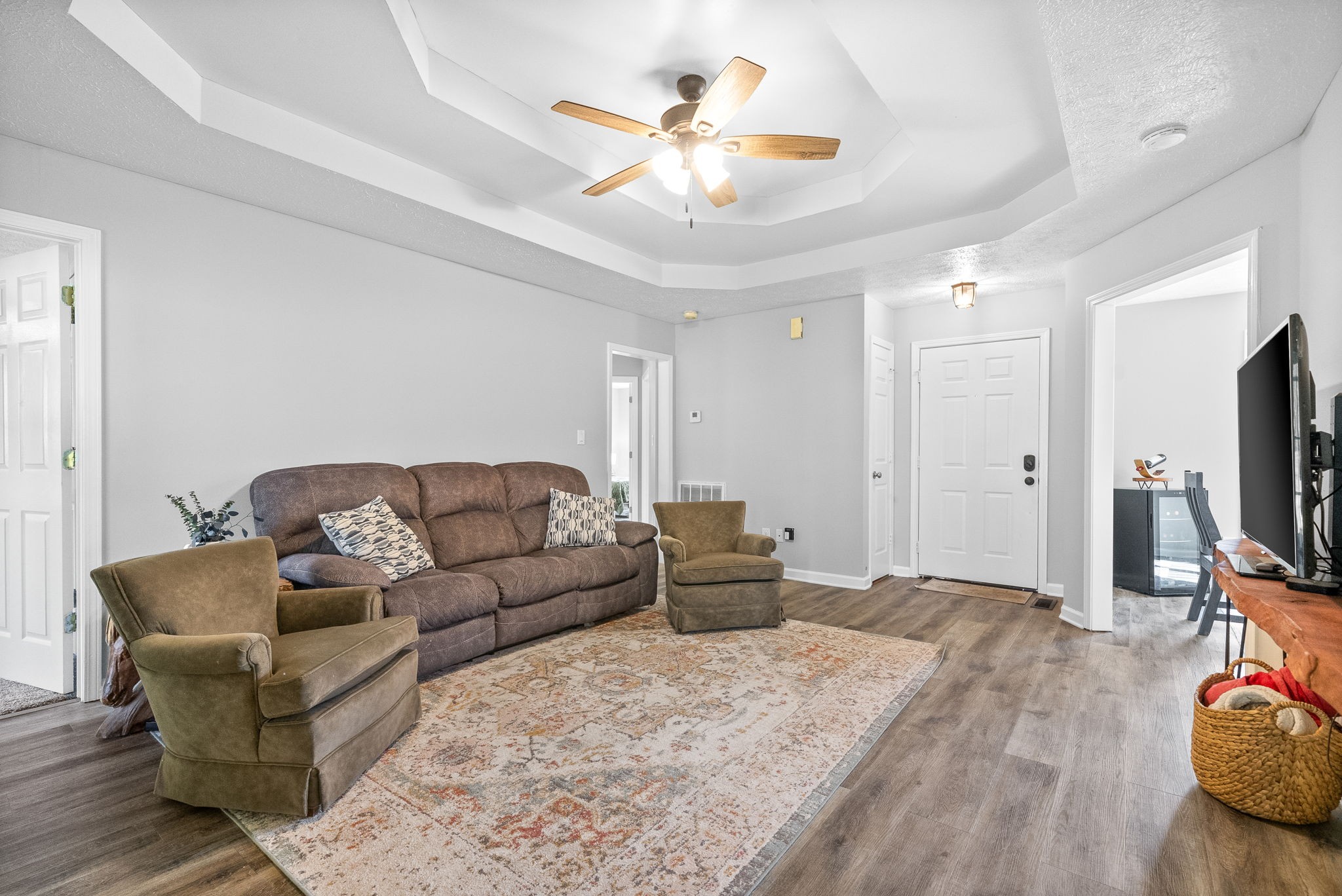 Image 10 of 100 For 400 90th Street