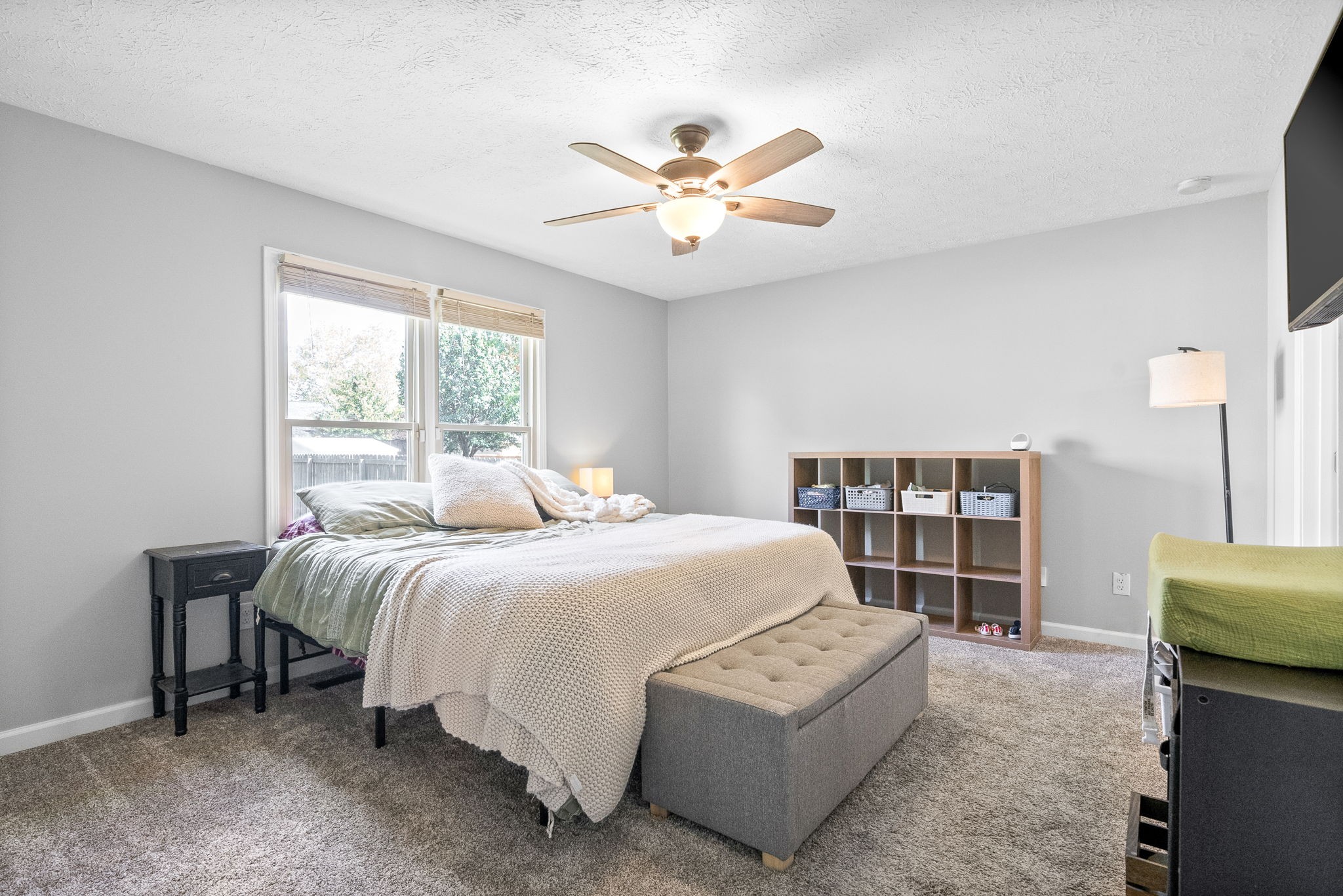 Image 18 of 100 For 400 90th Street