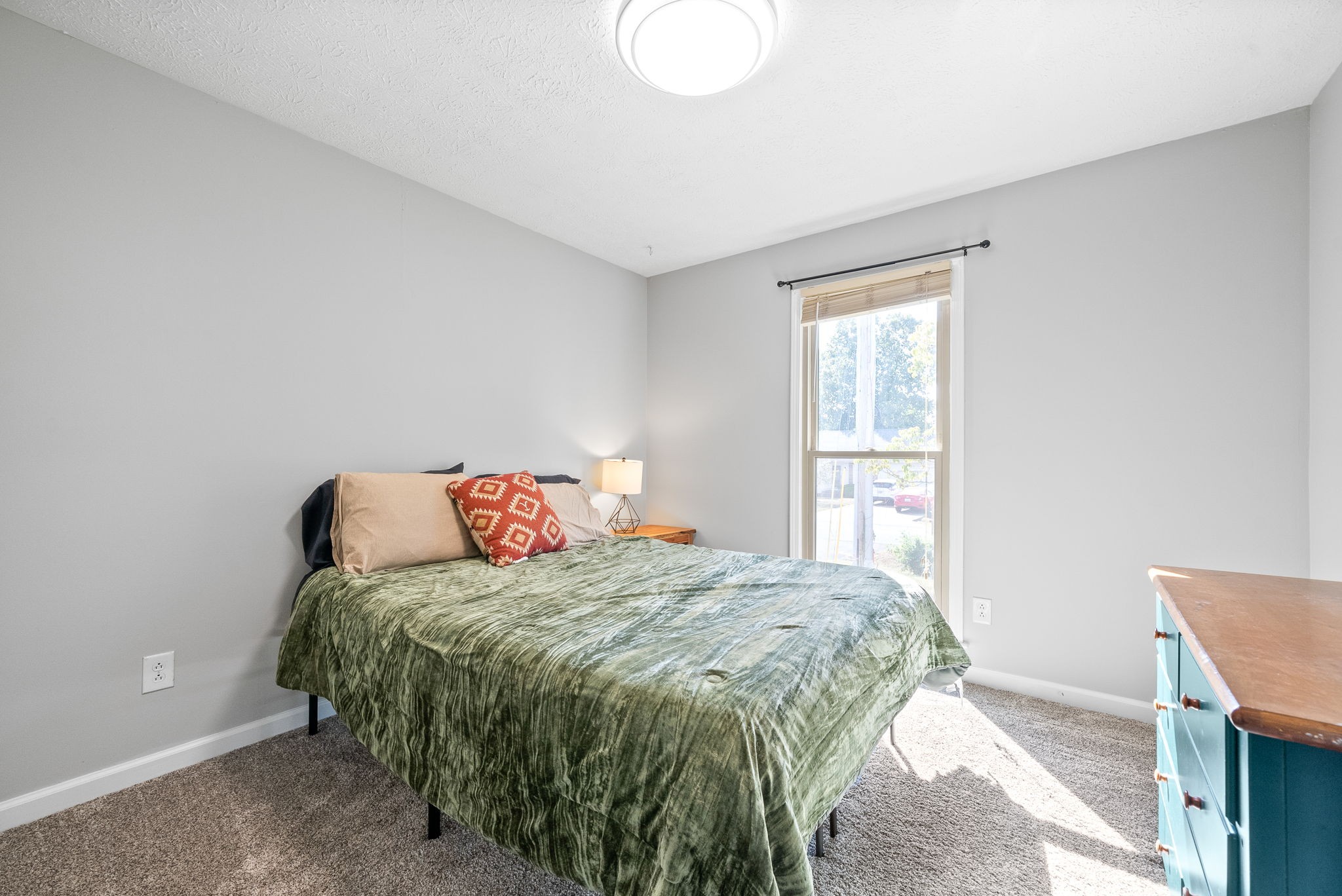 Image 23 of 100 For 400 90th Street