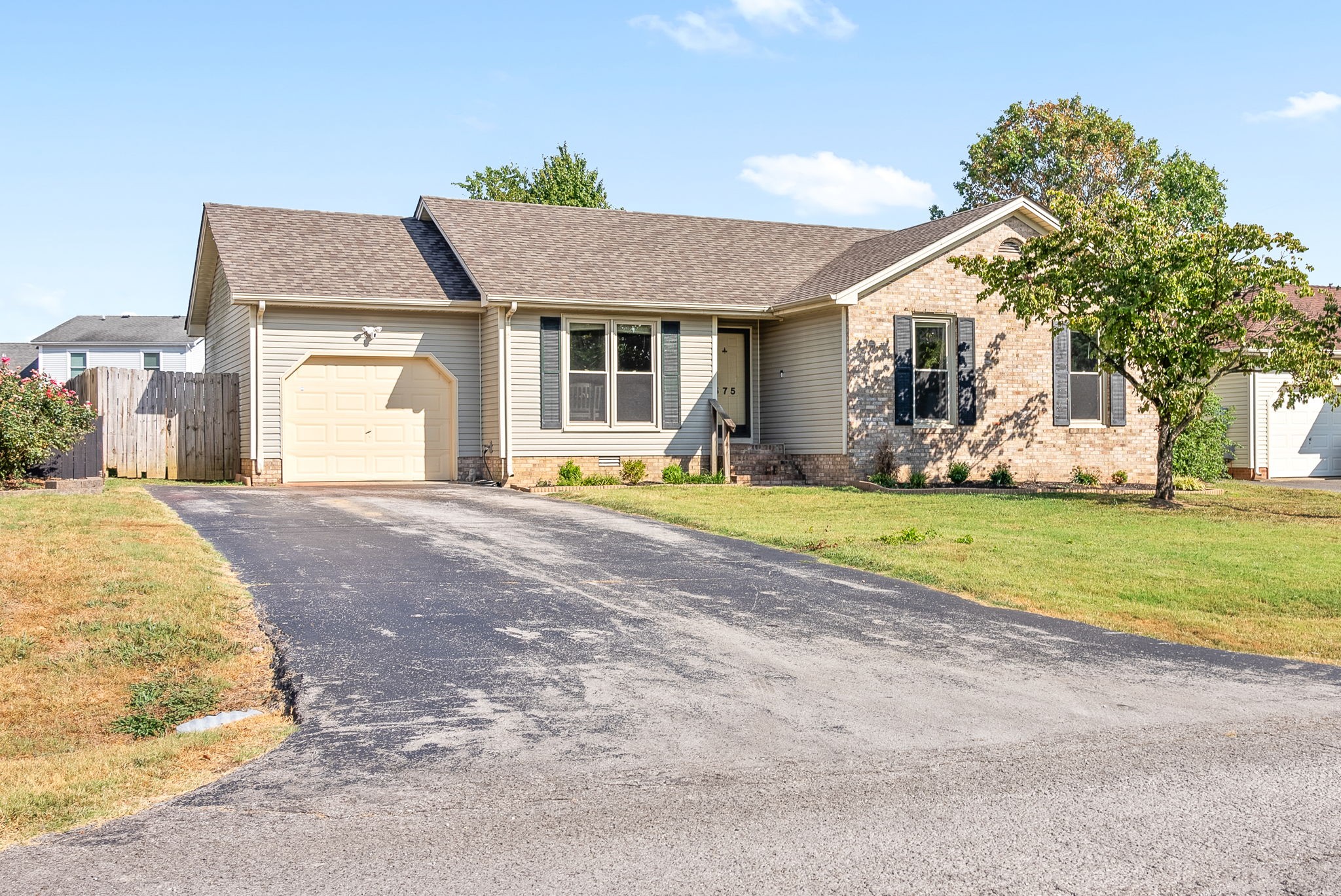 Image 3 of 100 For 400 90th Street