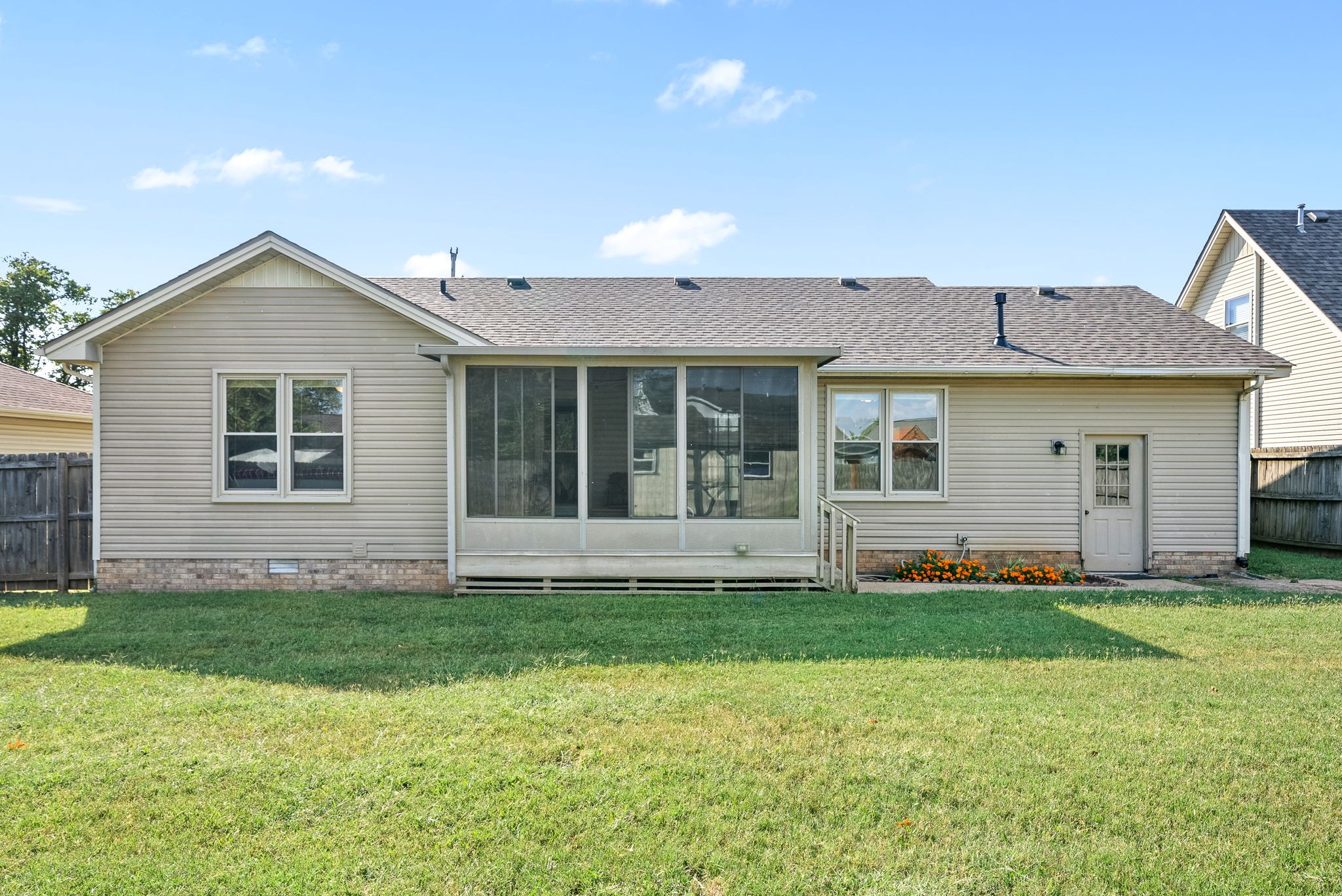 Image 33 of 100 For 400 90th Street