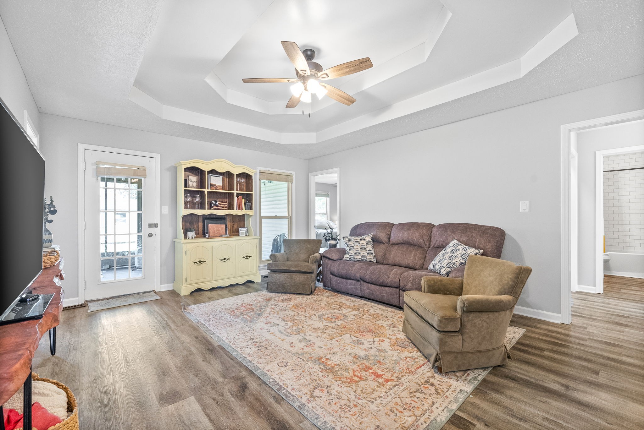 Image 7 of 100 For 400 90th Street