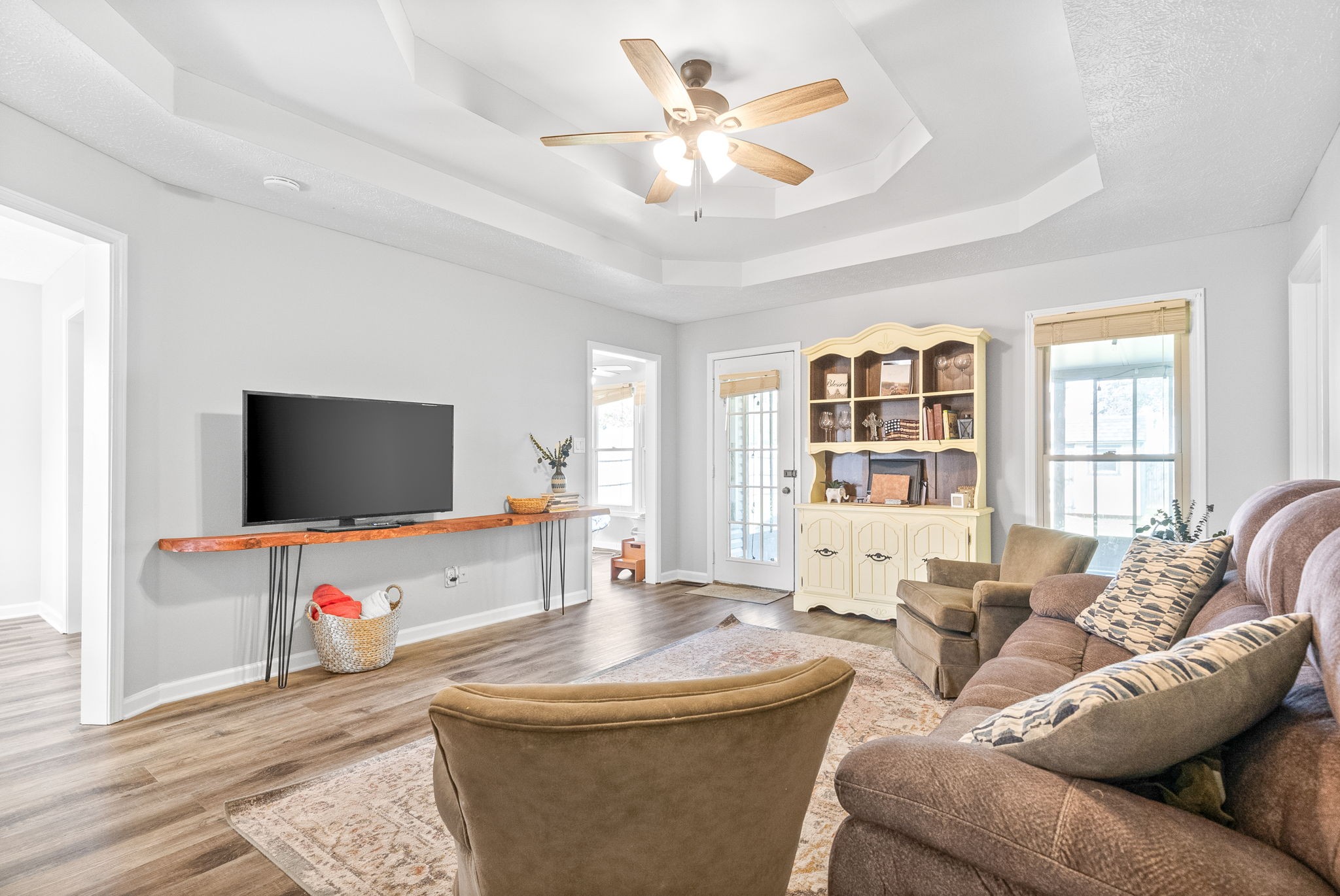 Image 8 of 100 For 400 90th Street