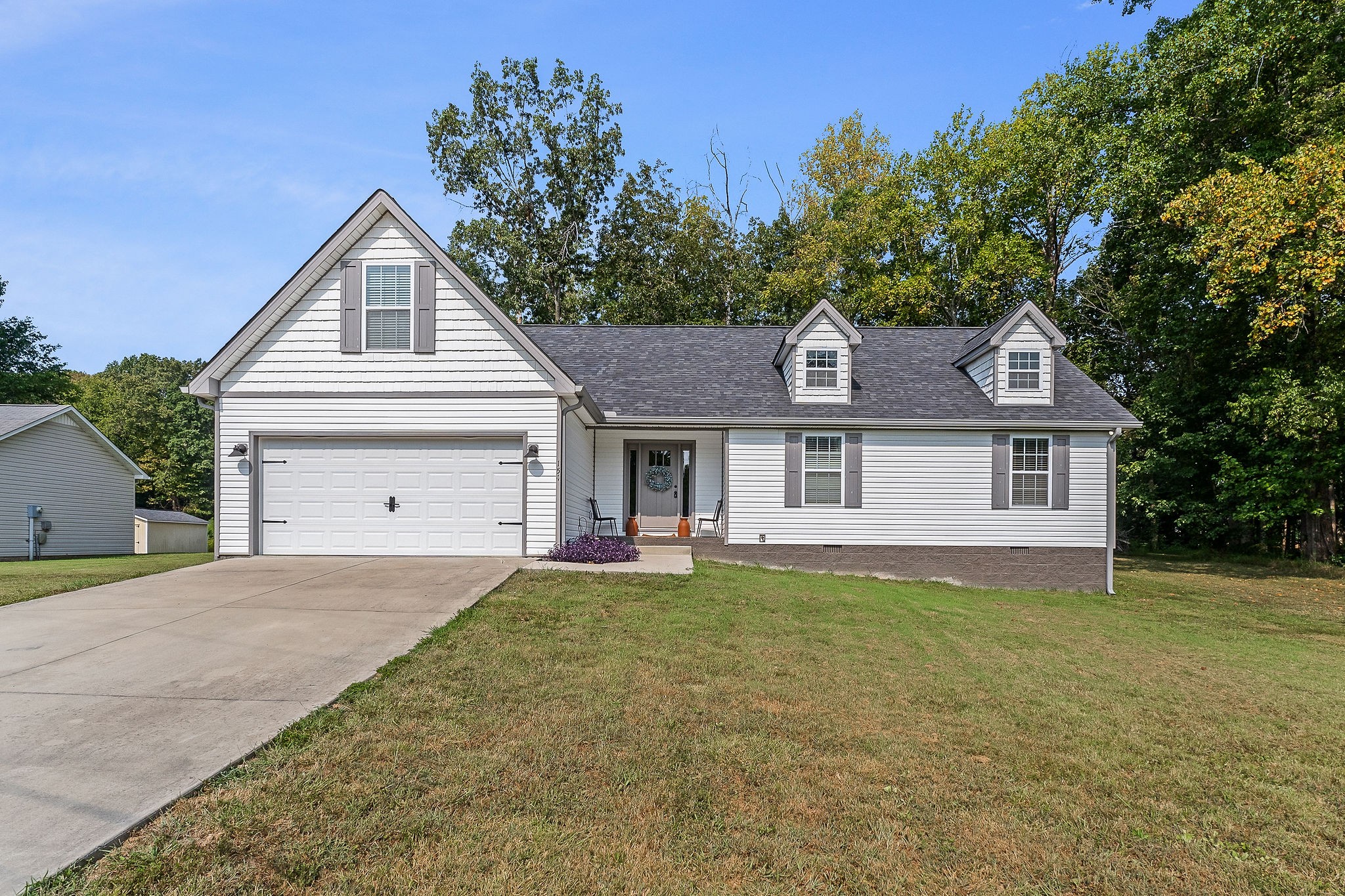 Image 2 of 75 For 260 Country Circle Drive W
