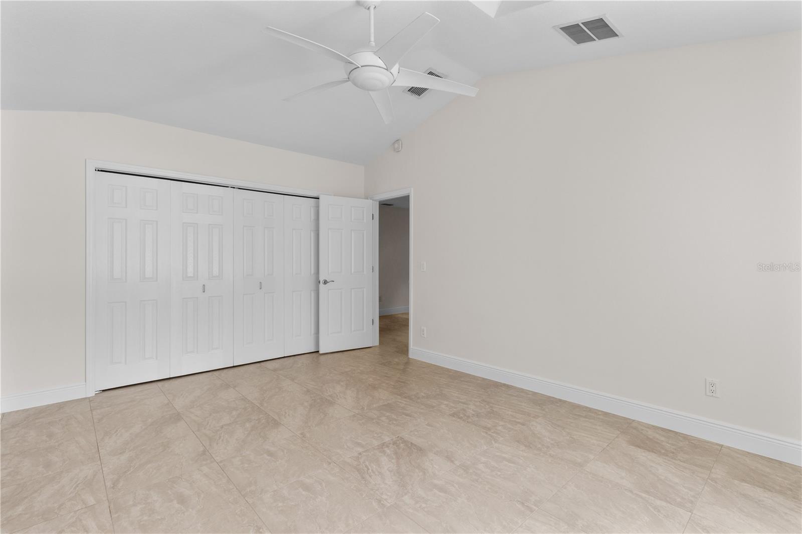 Listing photo id 12 for 170 80th Street