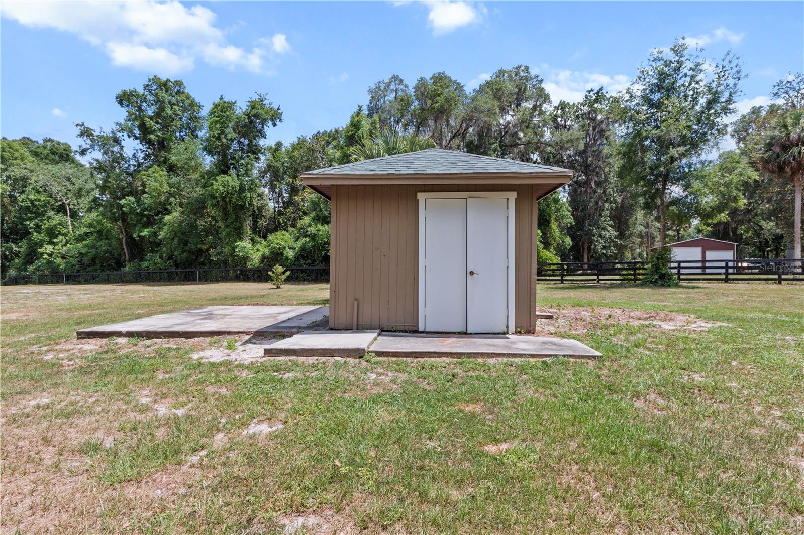 Listing photo id 32 for 170 80th Street
