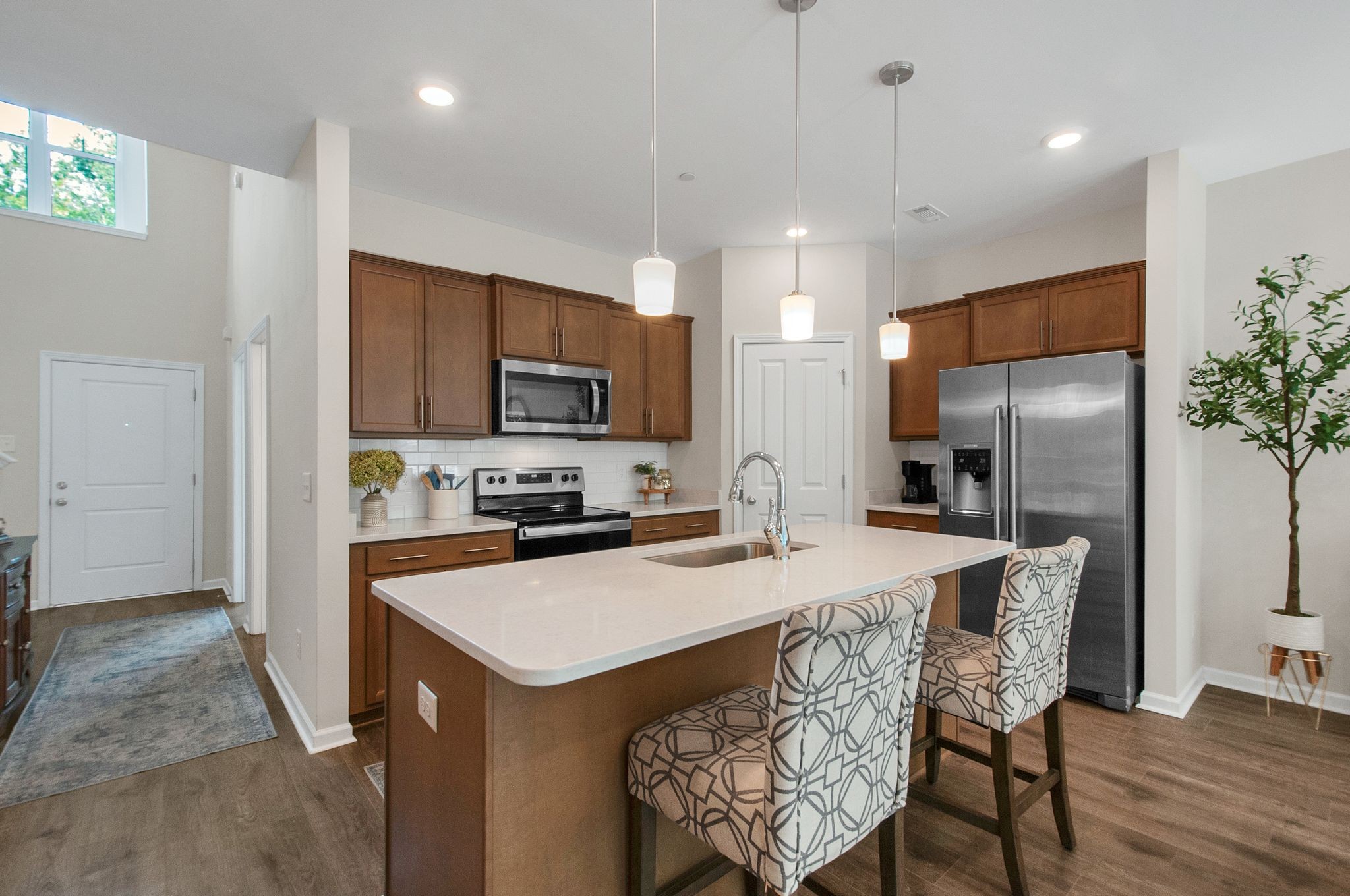 Image 8 of 28 For 588 Fairways Lane E204