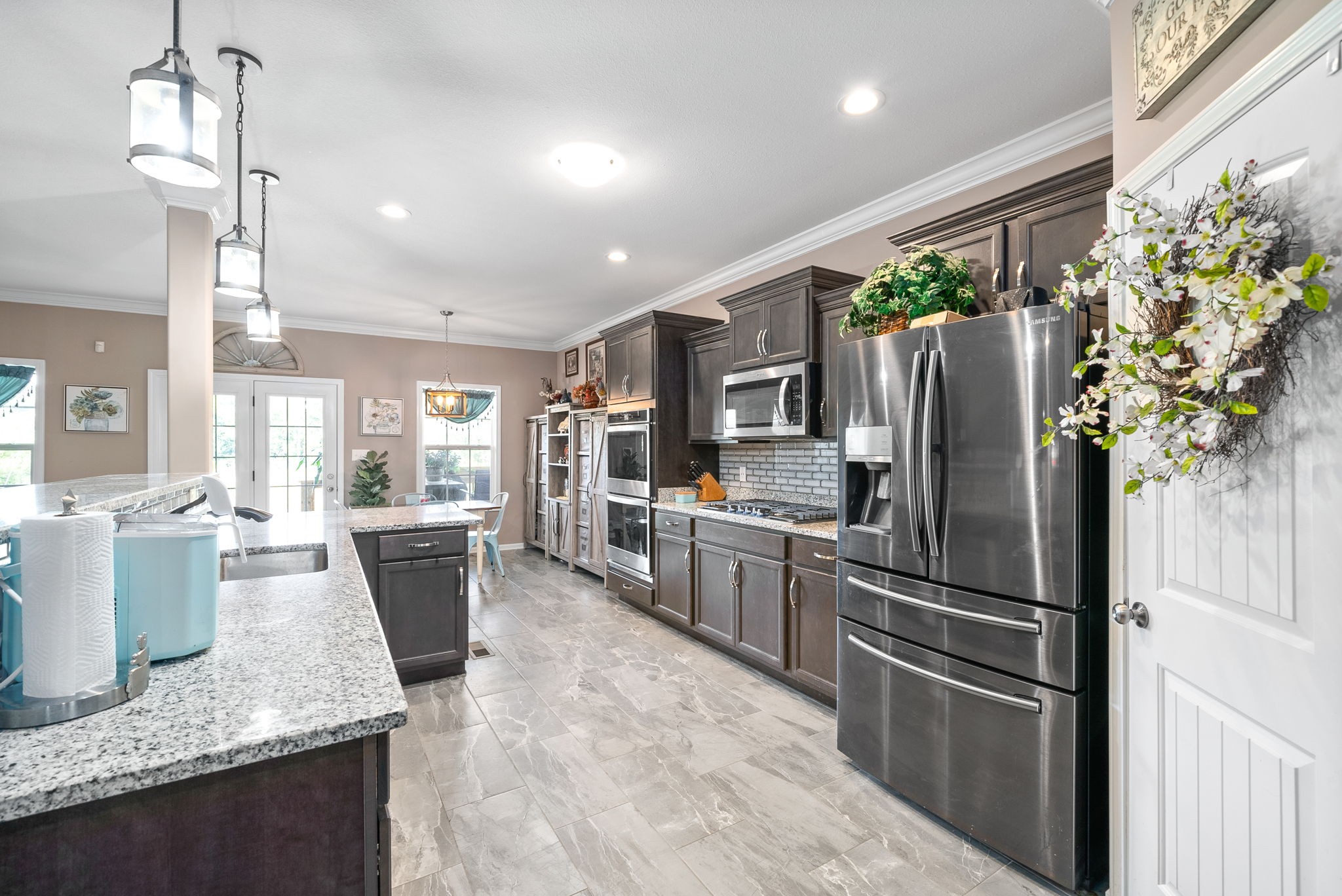 Listing photo id 12 for 9065 Arcadia Way