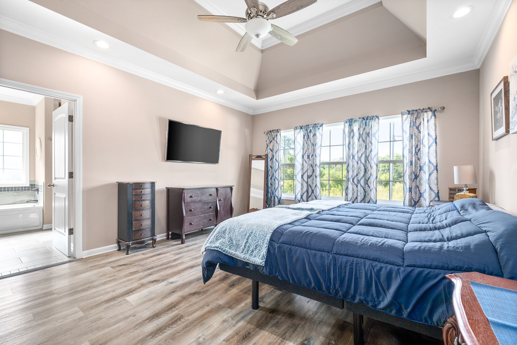 Listing photo id 16 for 9065 Arcadia Way
