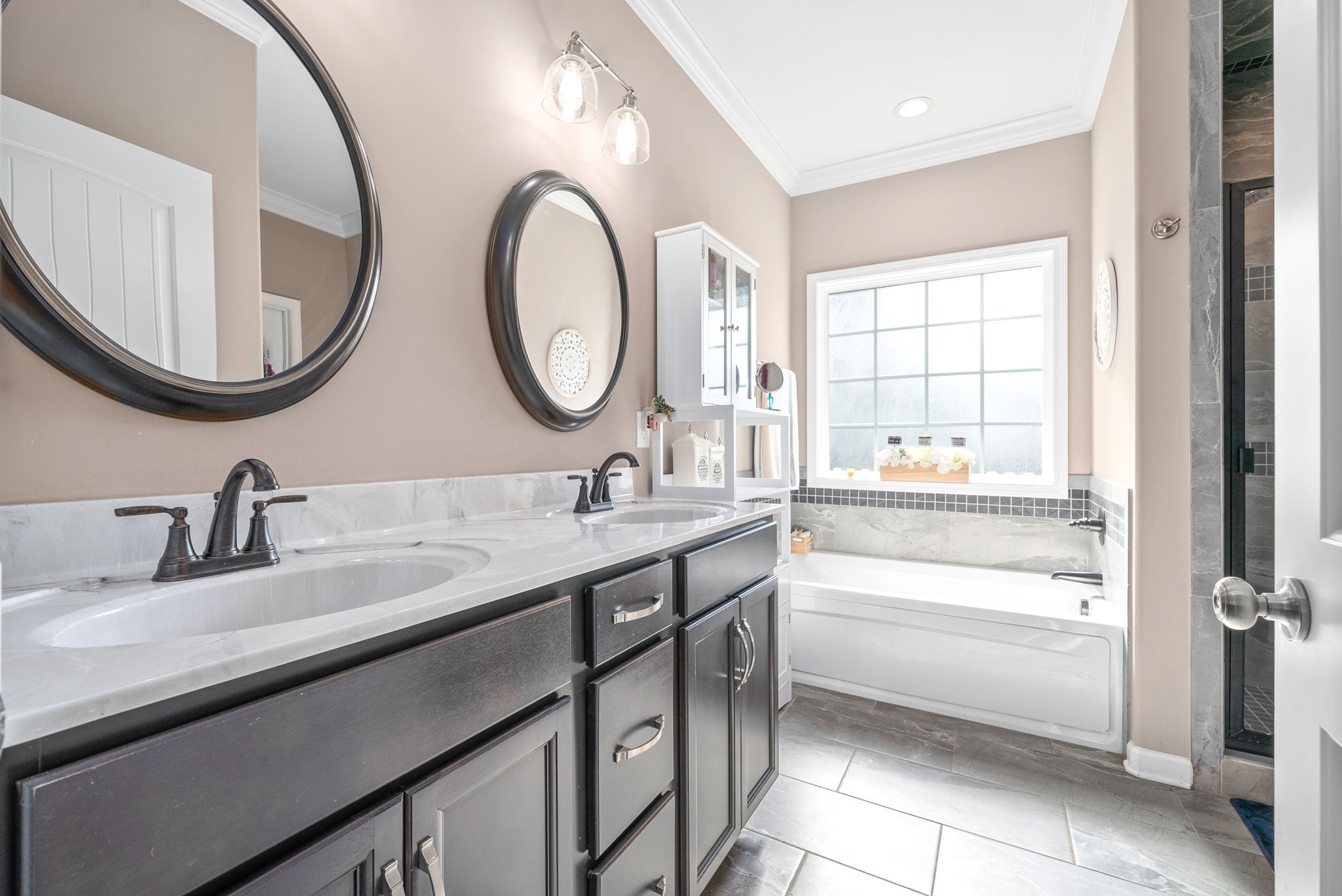 Listing photo id 18 for 9065 Arcadia Way